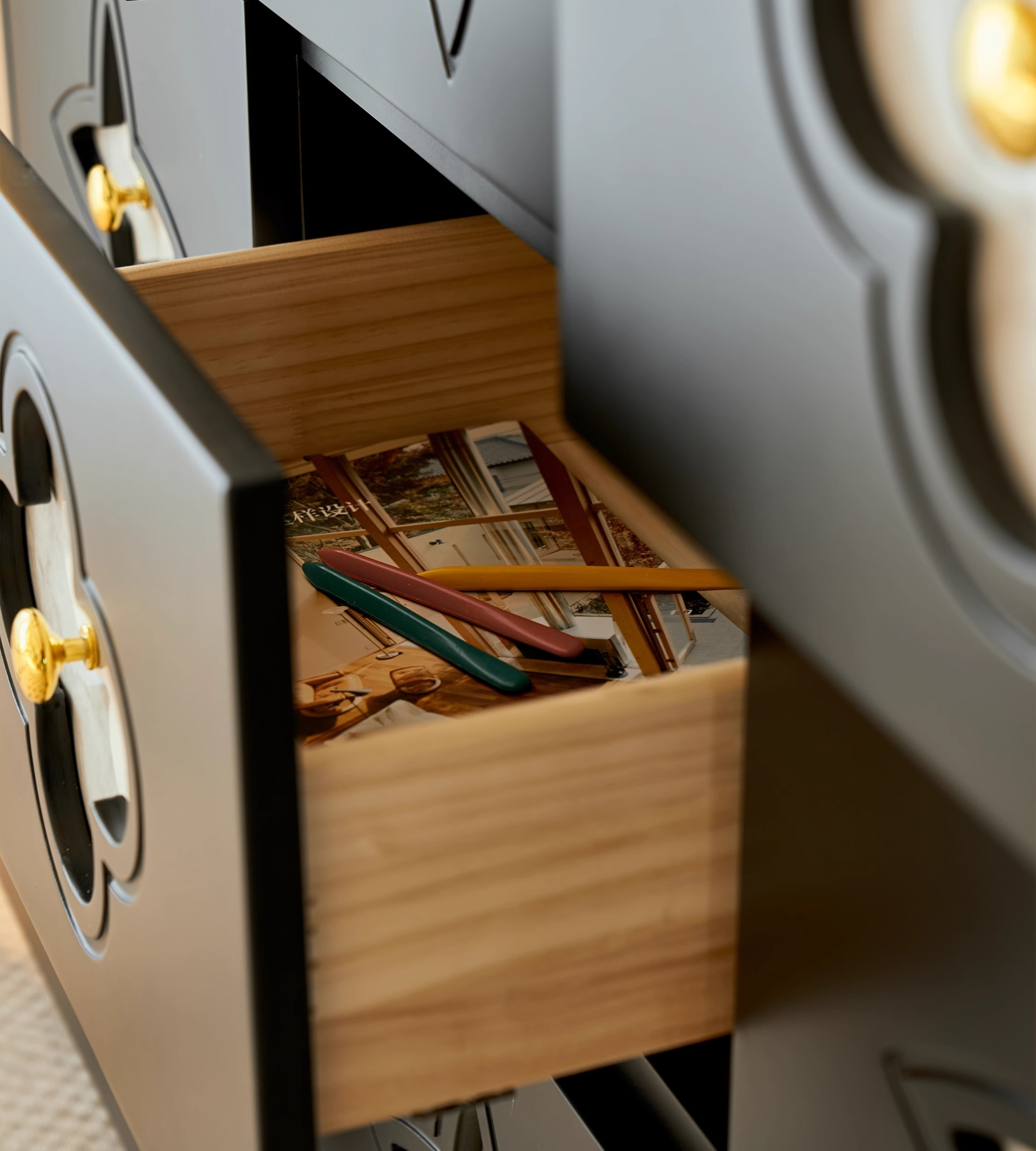 [Pre-order] Black French retro living room entrance cabinet bedroom drawer bedside cabinet storage dining side shell nine drawers-Smart-Living