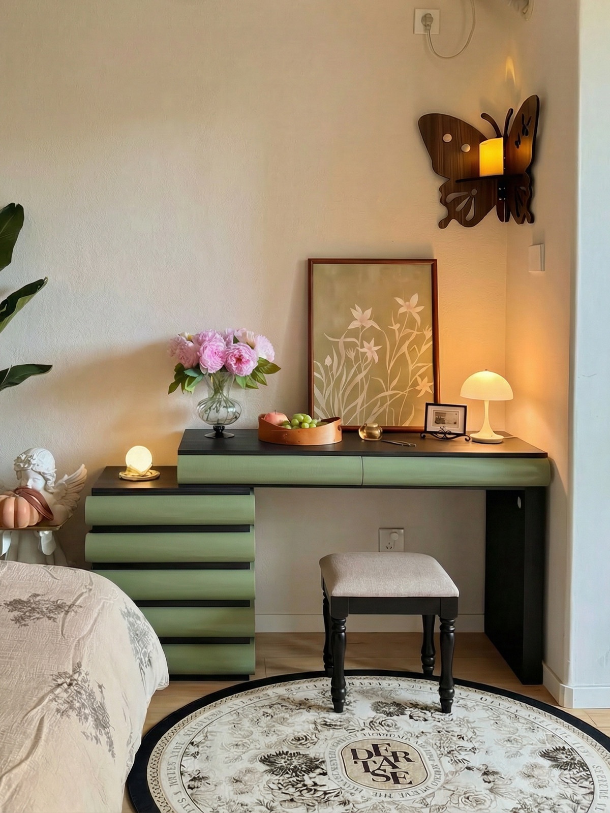 BSYR-IWD-01[PRE-ORDER] Modern Minimalist Cream Vanity with Irregular Wave Drawers, Bedroom Dressing Table with Mirror