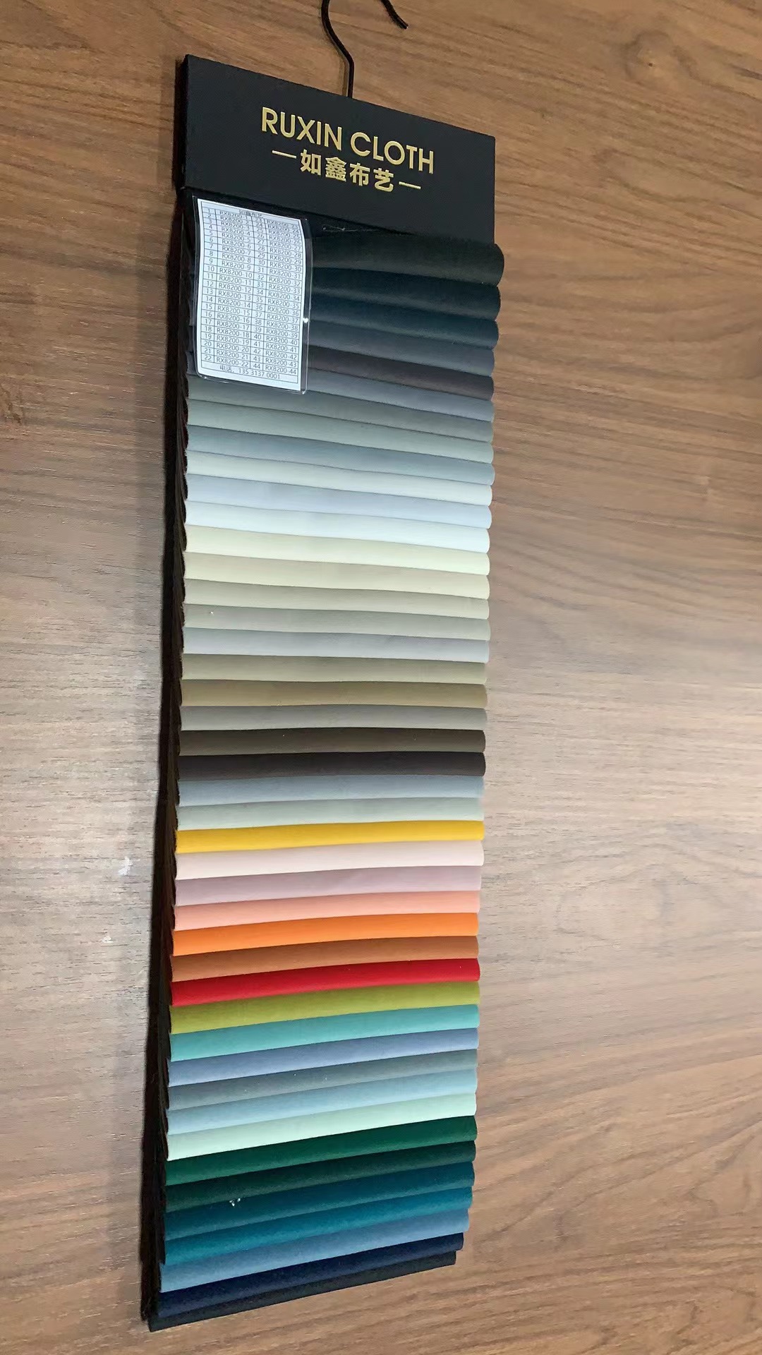 ( PRE - ORDER ) MEERKAT SHOWROOM INS Nordic Wabi-Sabi Style Single Sofa Chair – Designer Petal-Shaped Lounge Chair for Living Room or Bedroom