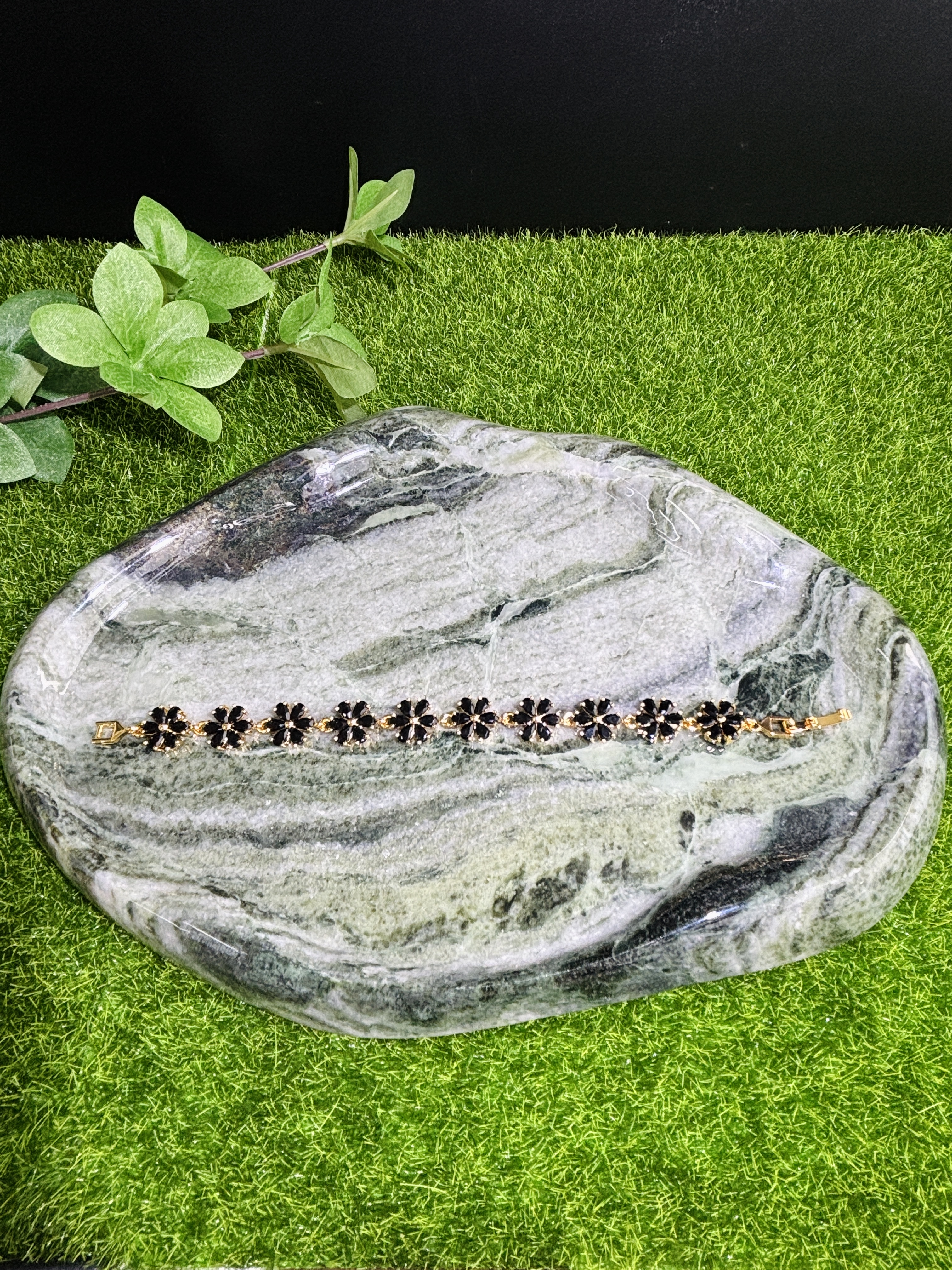 Moissanite Bracelet Black Floral Gold MBG28
