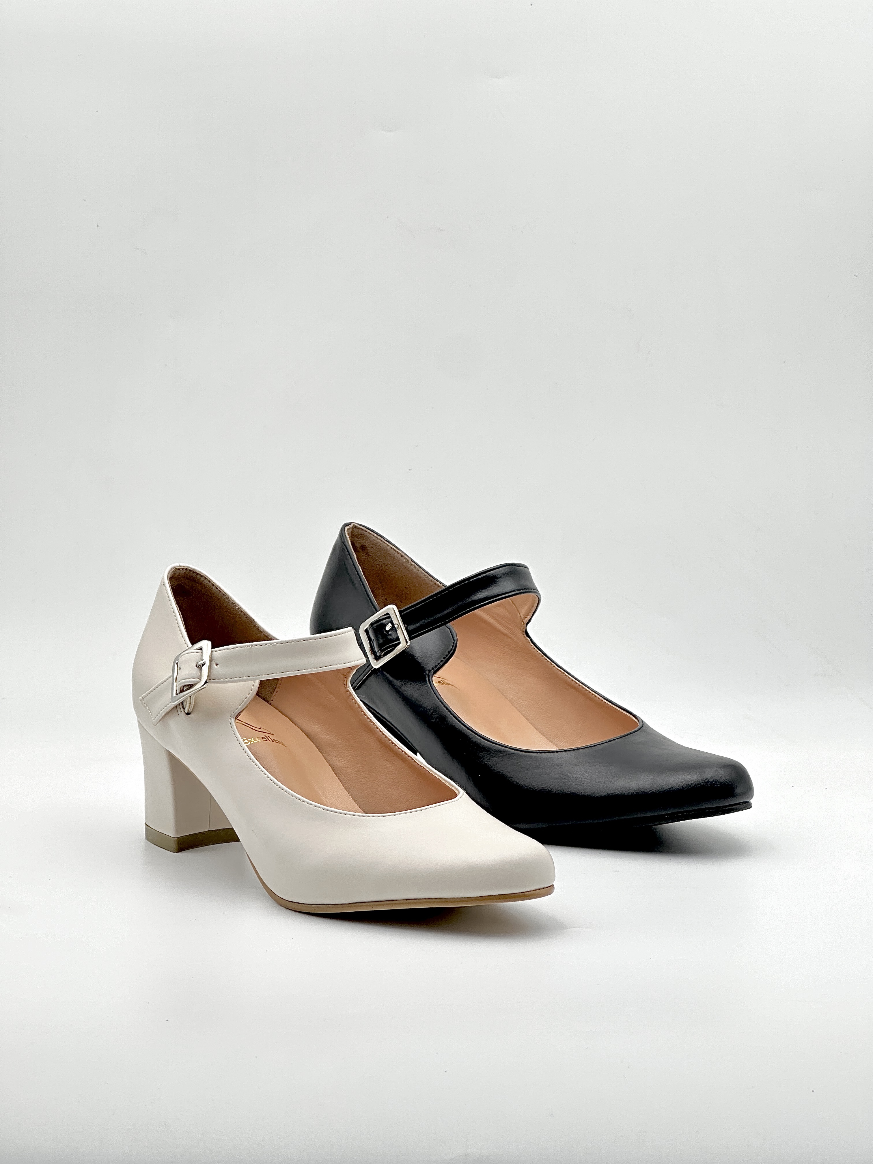 Caca Marry Jane Pumps