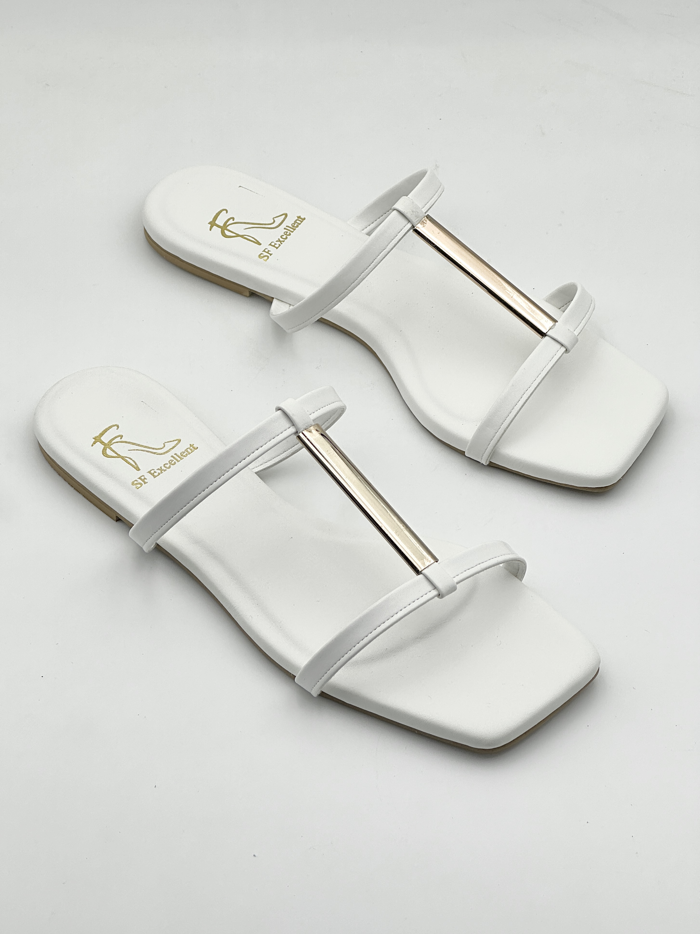 Fida Flat Sandals