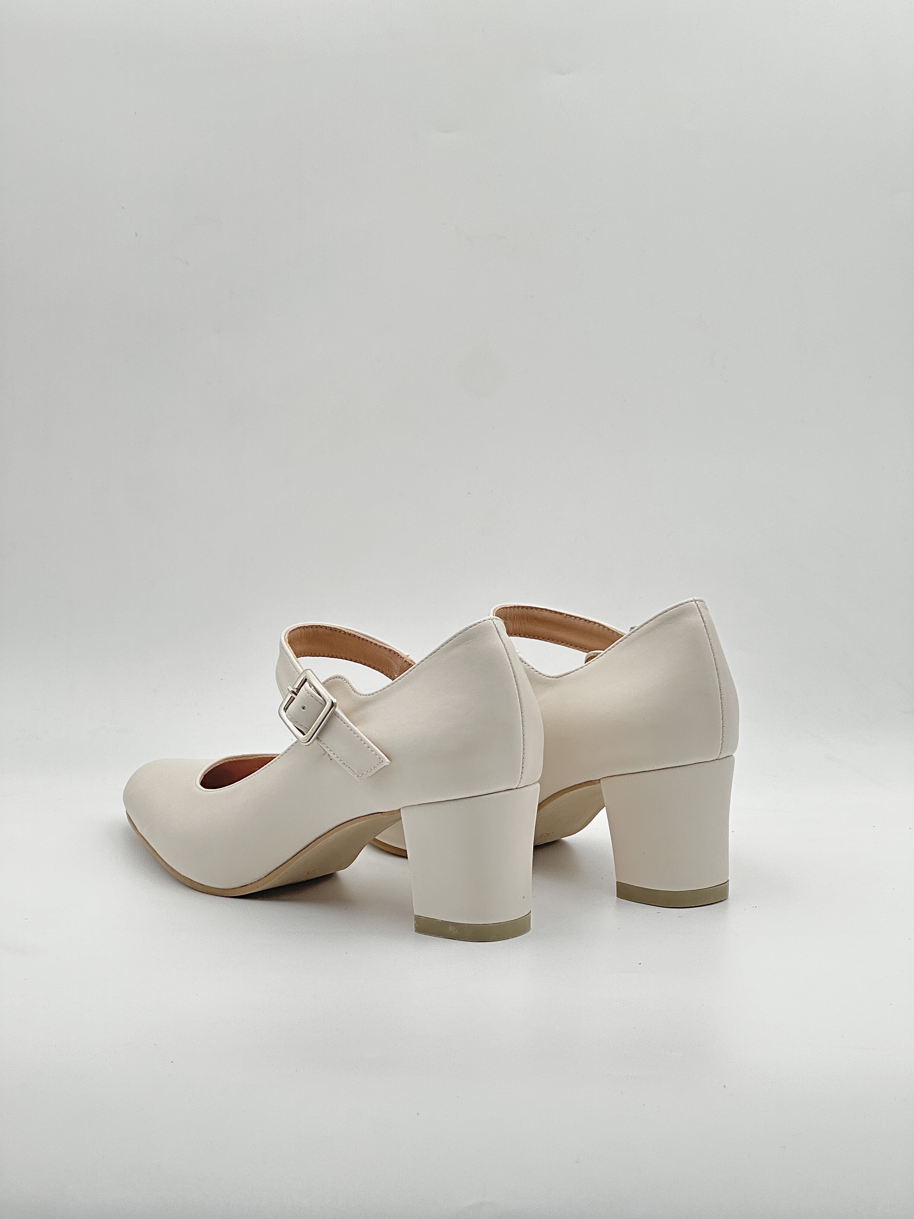 Caca Marry Jane Pumps