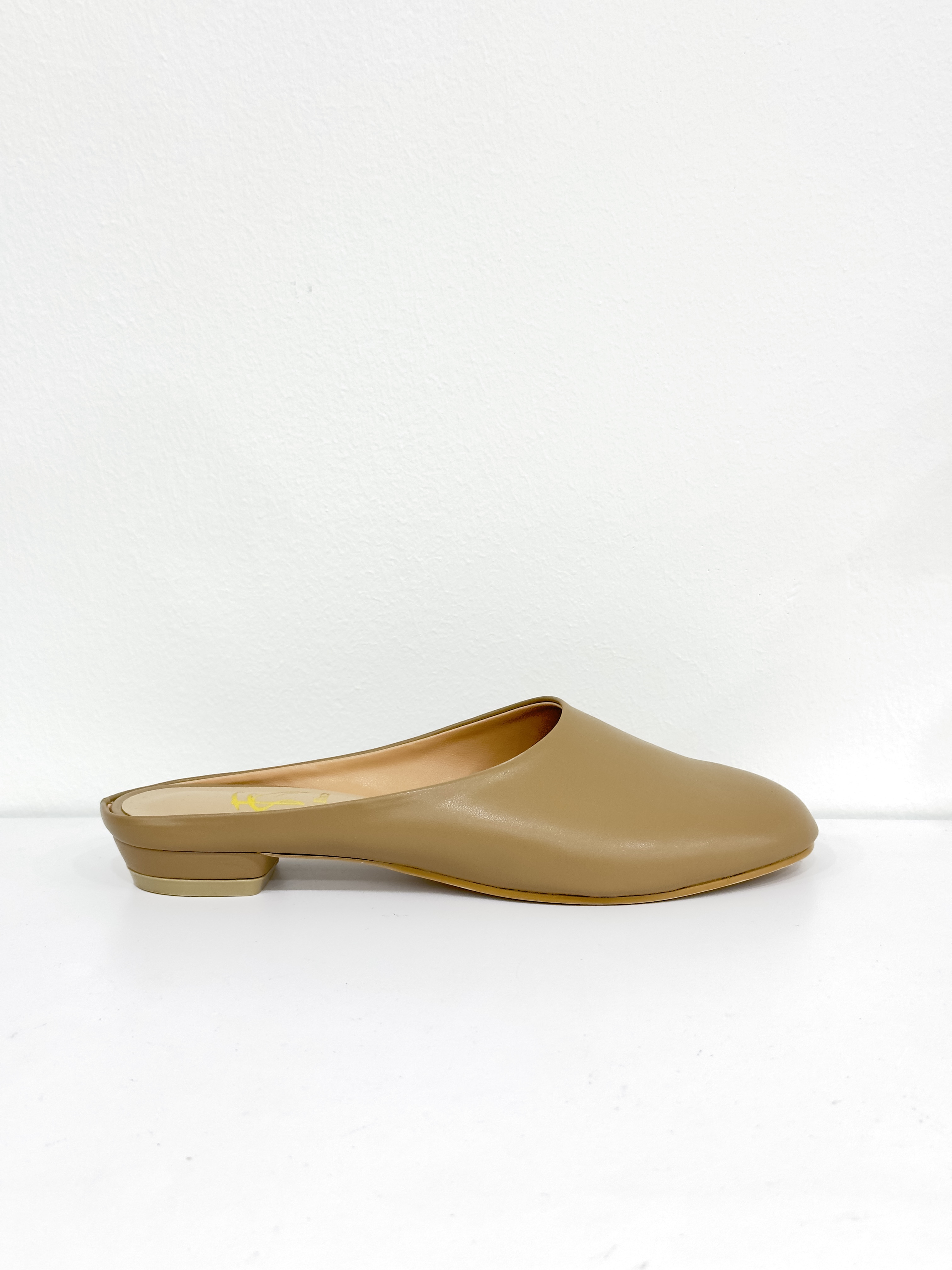 Qistina Round Toe Flat Mules