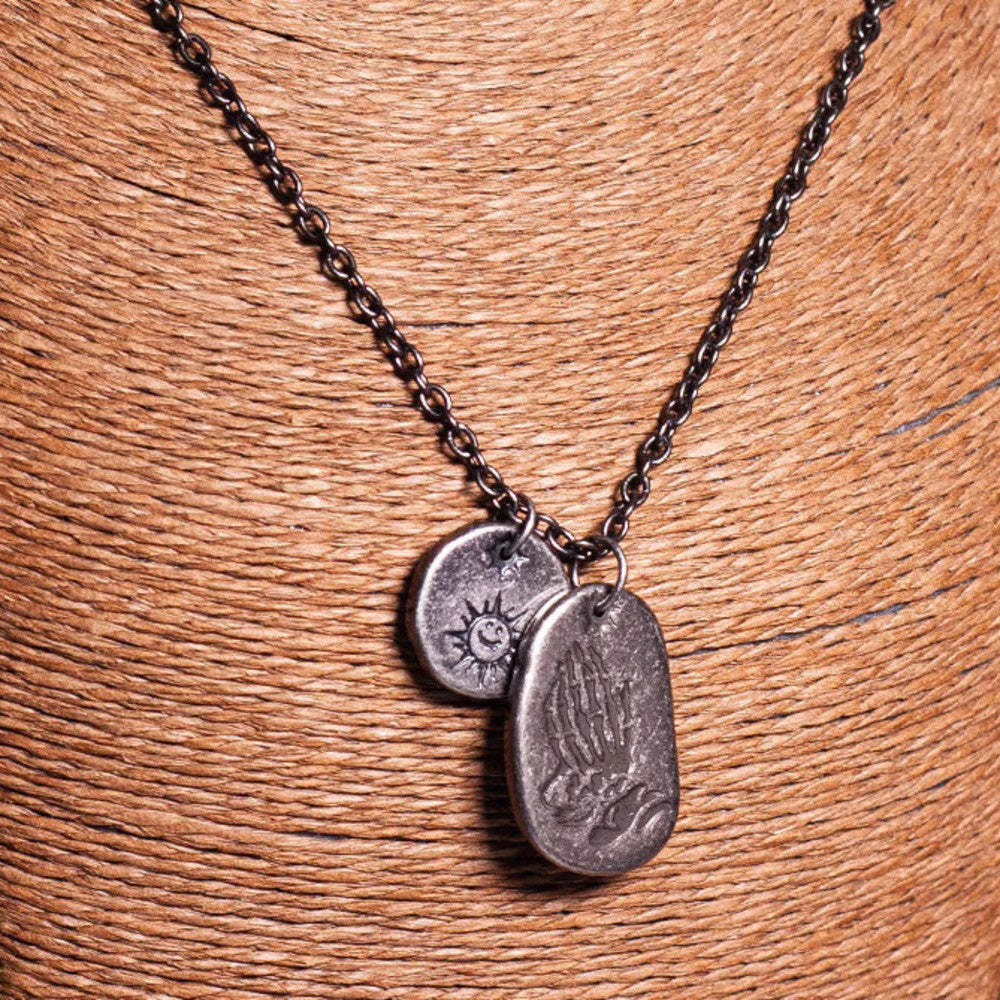 祈禱之手做舊吊墜钛鋼百搭項鏈