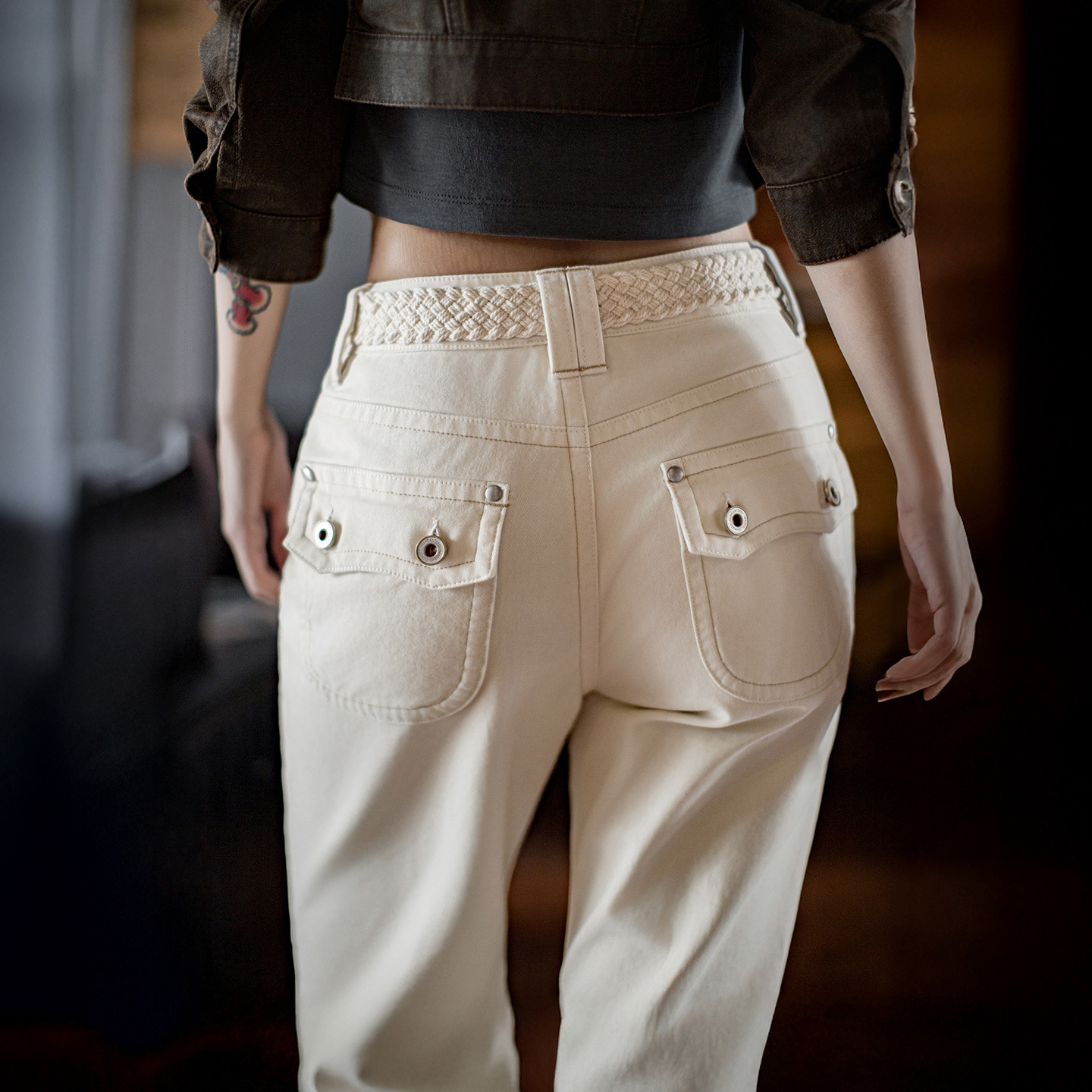 米白色直筒休閒褲顯瘦不貼腿純棉微喇叭馬蹄褲小個子女士秋季