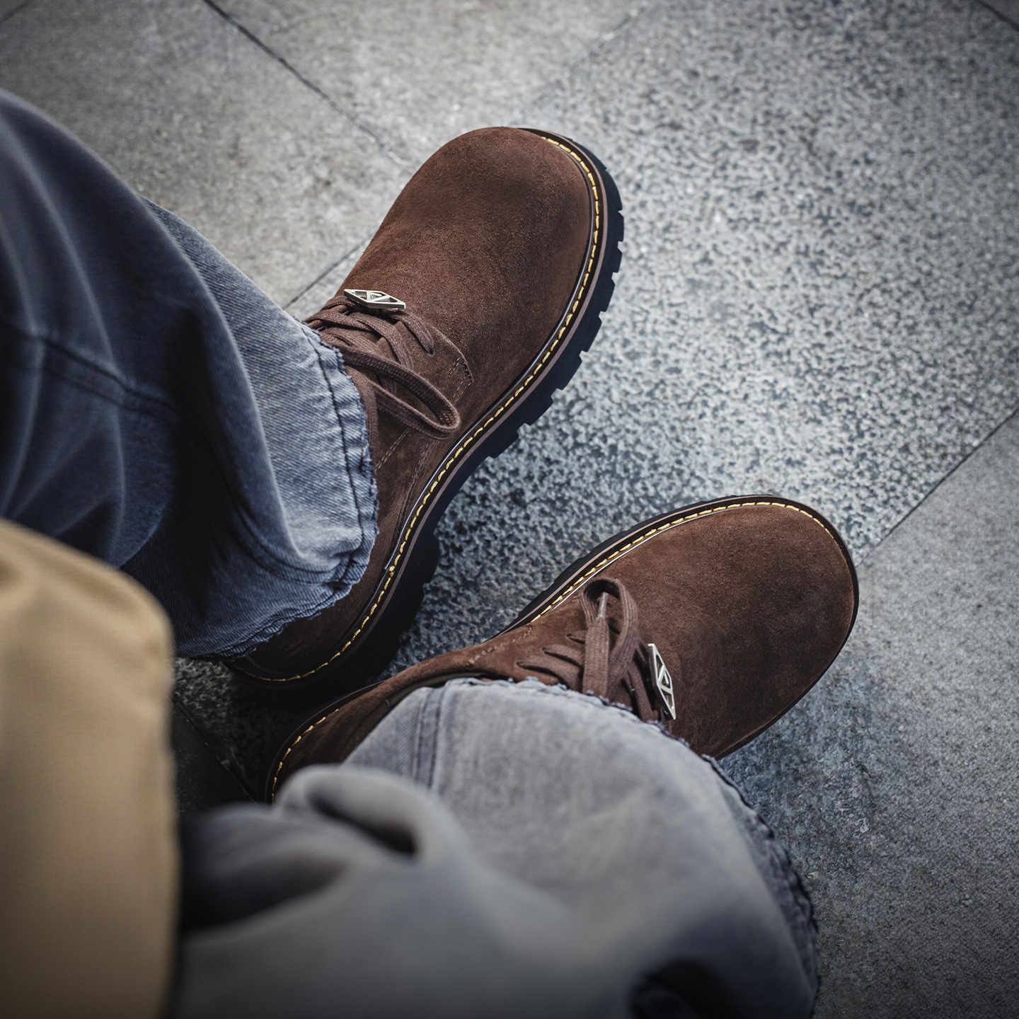 棕色德比鞋男款2025新款秋季低幫大黃靴厚底增高大頭工裝皮鞋