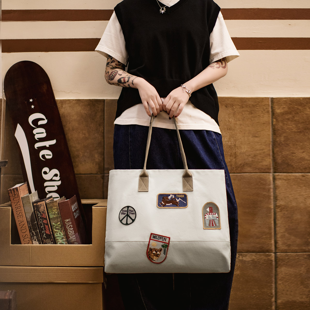 美式復古刺繡徽章帆布托特包大容量電腦包上課通勤手提報童包