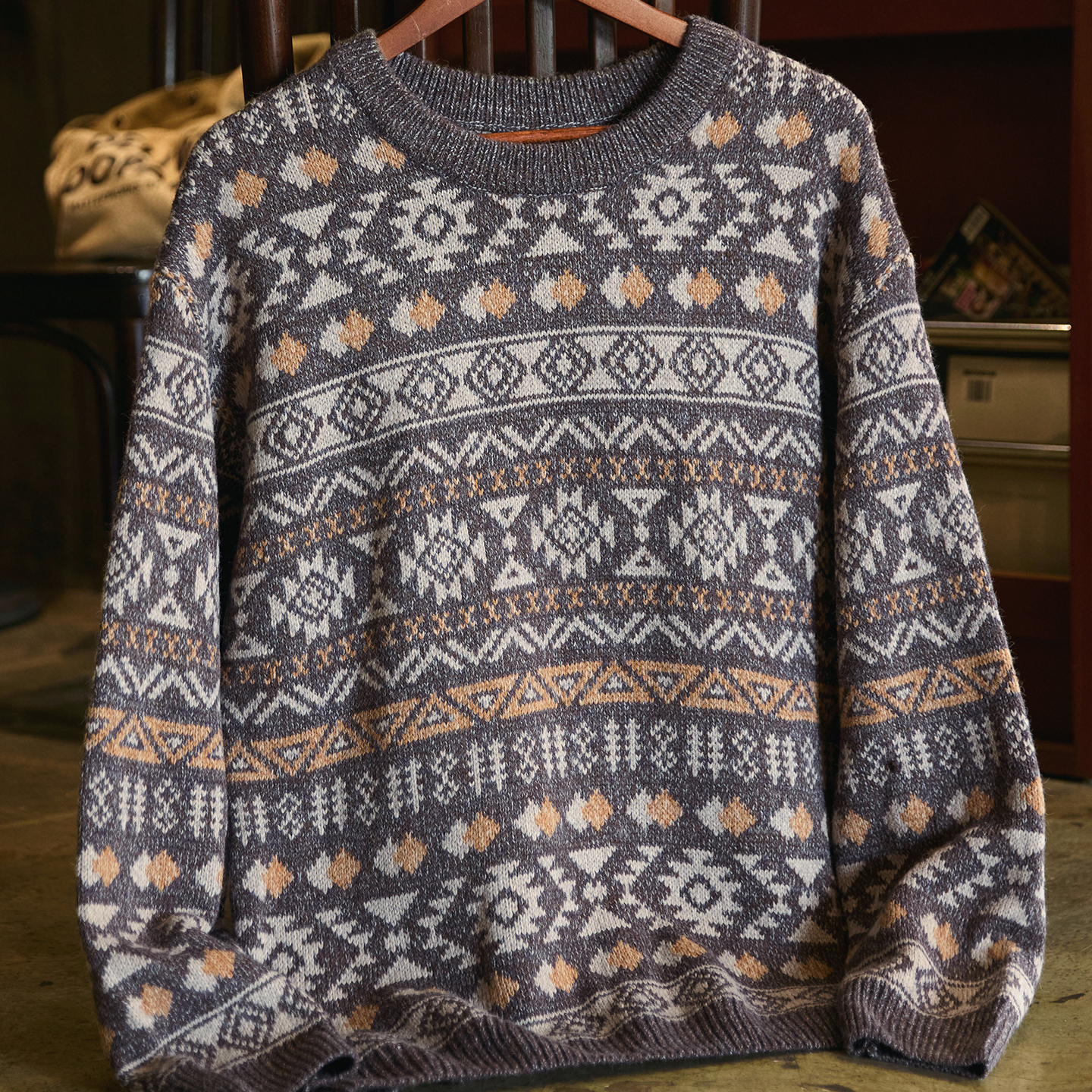 費爾島復古慵懶感圓領毛衣男2025冬季新款加厚保暖提花針織衫上衣