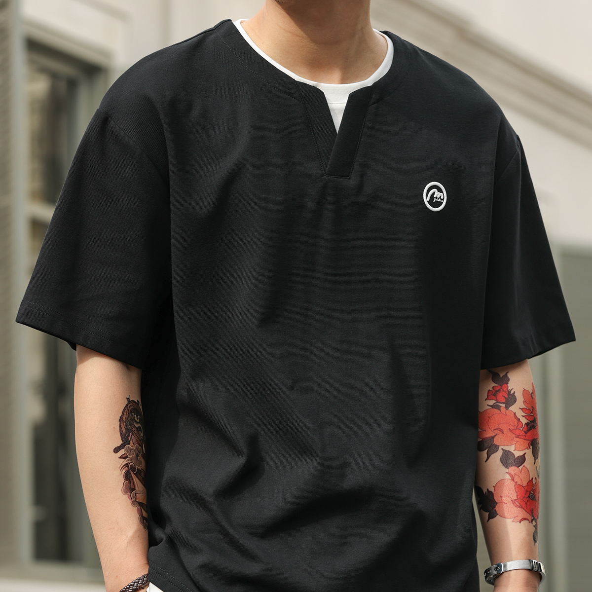 美式假兩件V型領設計短袖T恤男220g涼感休閒刺繡打底衫