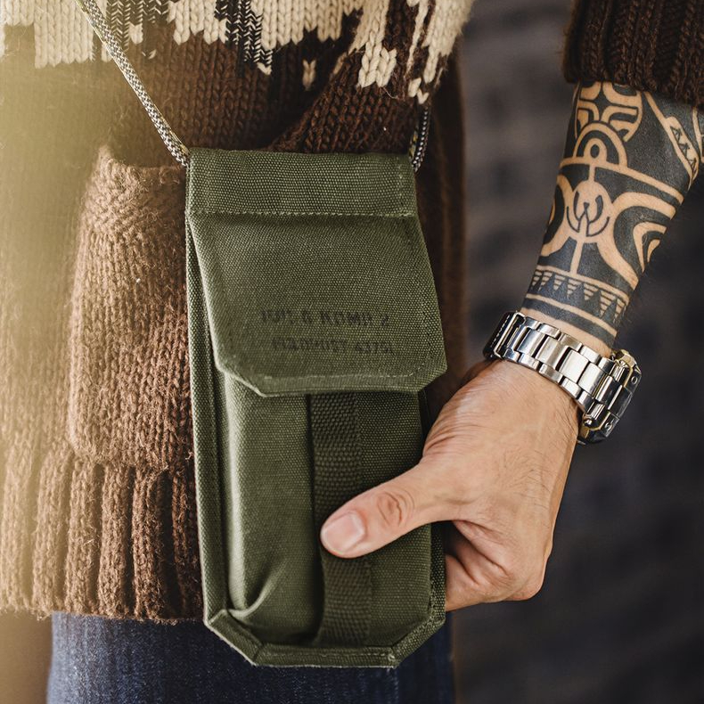 M-16軍綠色小挎包野戰小包休閒手機包單件斜挎包男便攜