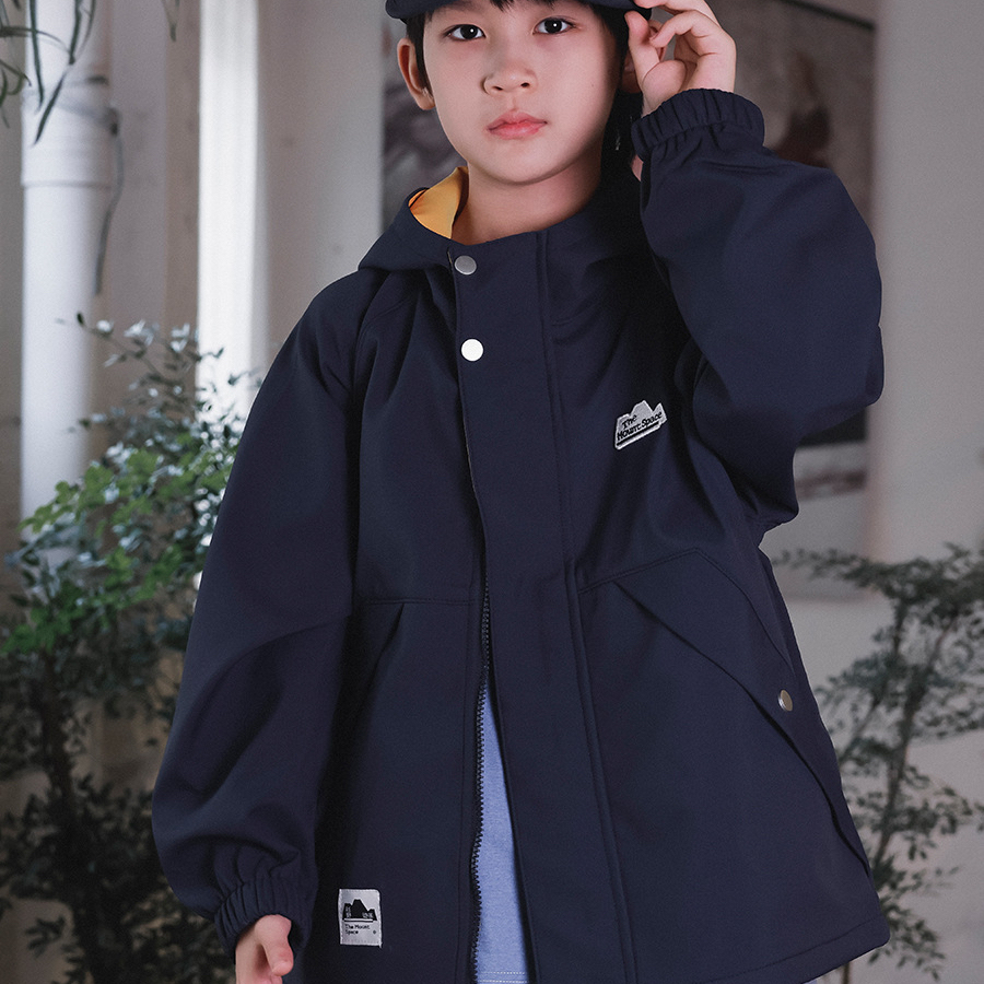 兒童衝鋒衣兒童連帽外套2025秋季新款戶外男童抗風一體絨保暖外套