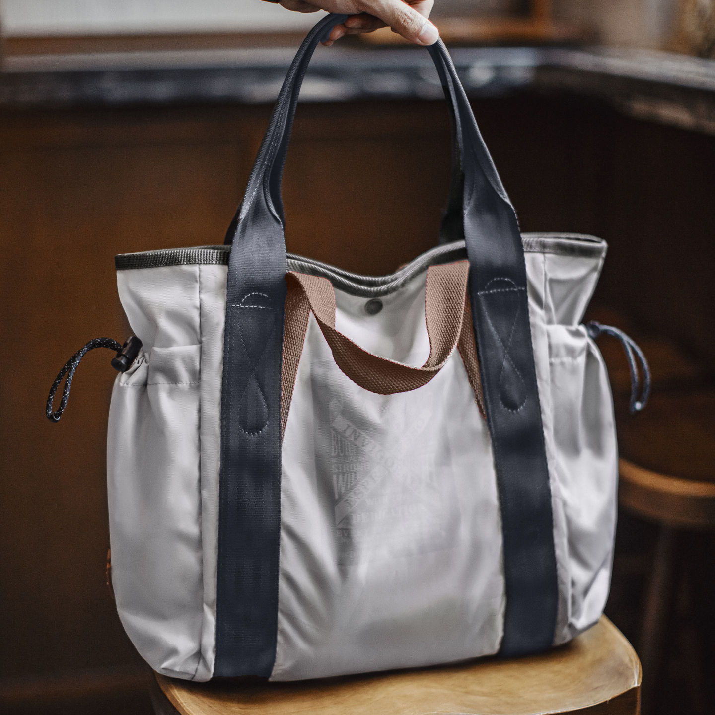 美式單肩包防水白色托特包大容量電腦包通勤百搭手提包男