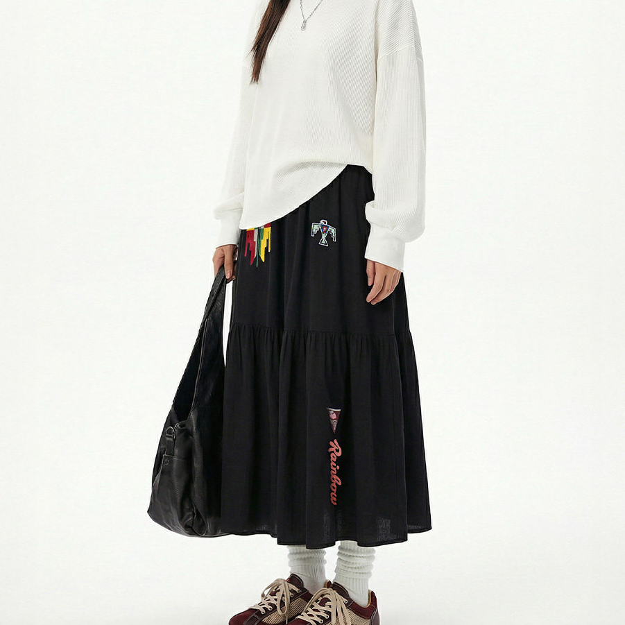 黑色復古鬆緊腰刺繡花A字過膝大裙擺半身長裙拼接裙子女士春