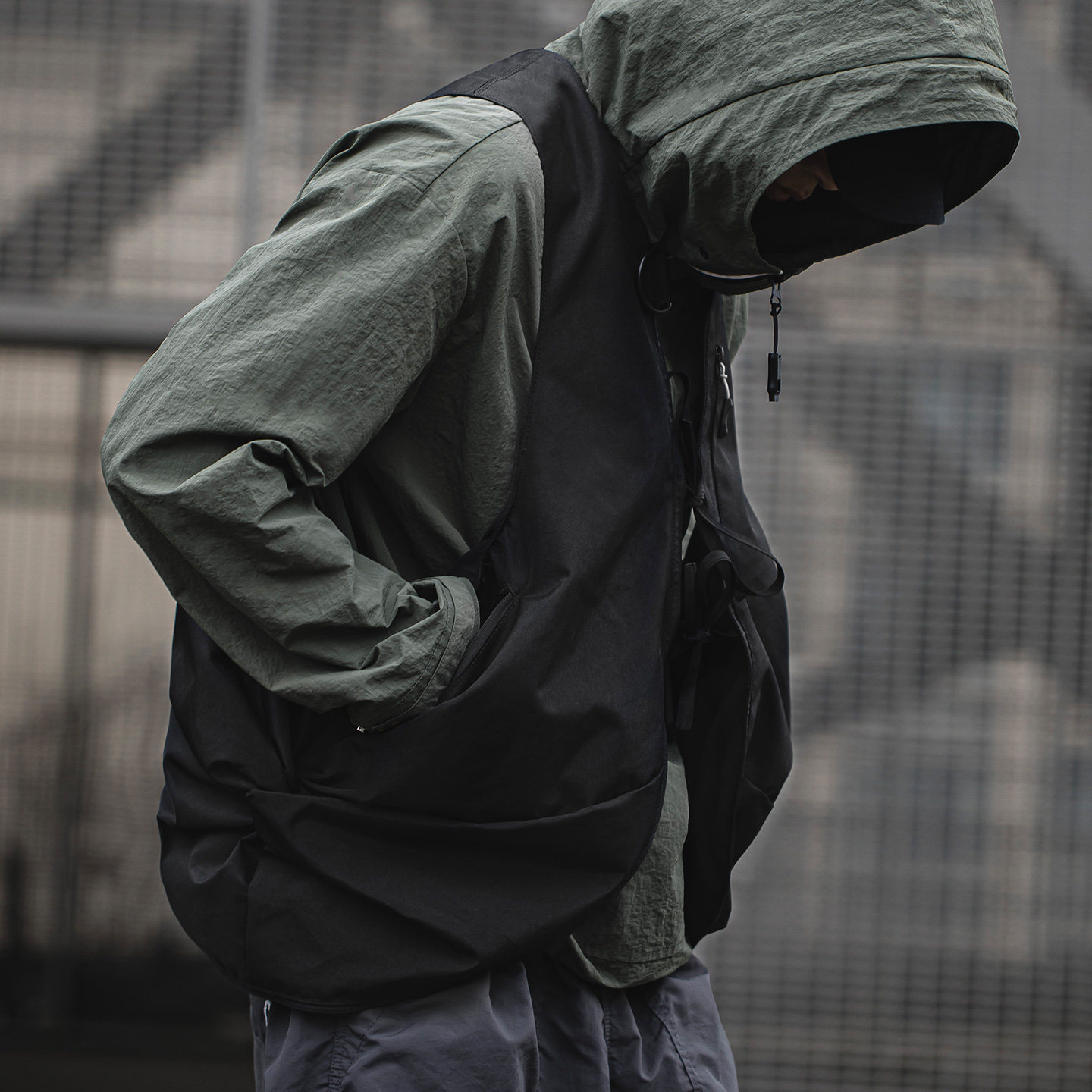 MRA 多功能戰術馬甲包無袖坎肩背心戶外機能挎包外套男春秋