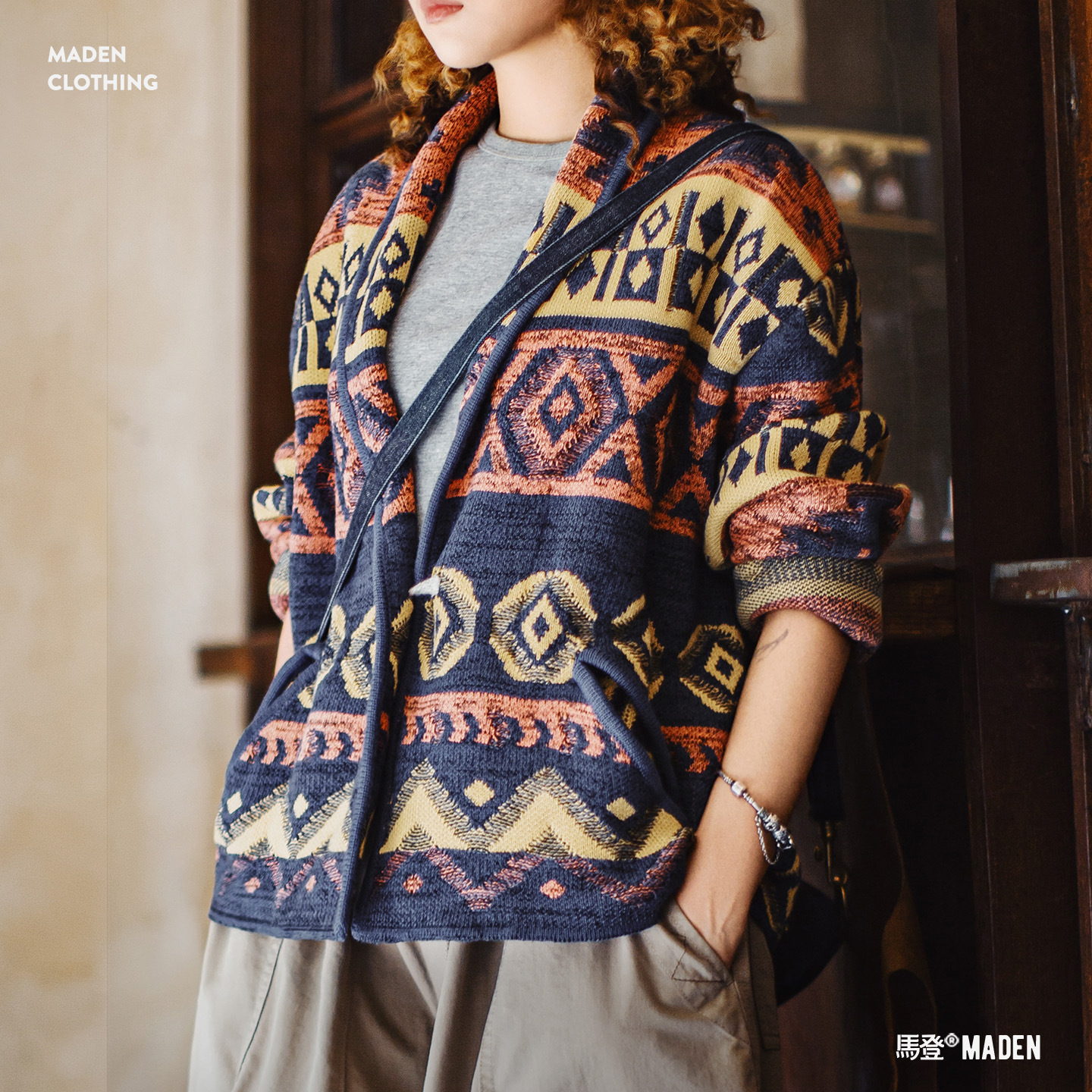 復古翻V領納瓦霍牛角扣寬鬆提花針織開衫毛衣外套上衣女士秋