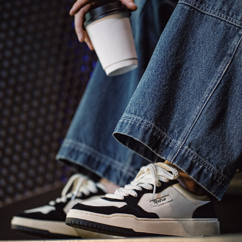 2024新款黑白猫熊板鞋男冬季運動休閒低幫原創小眾百搭潮鞋-Retro's Wear