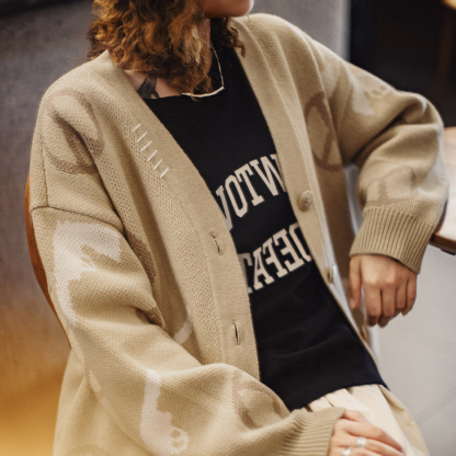 復古卡其色大V領寬鬆外穿毛衣提花針織開衫外套上衣女士秋冬