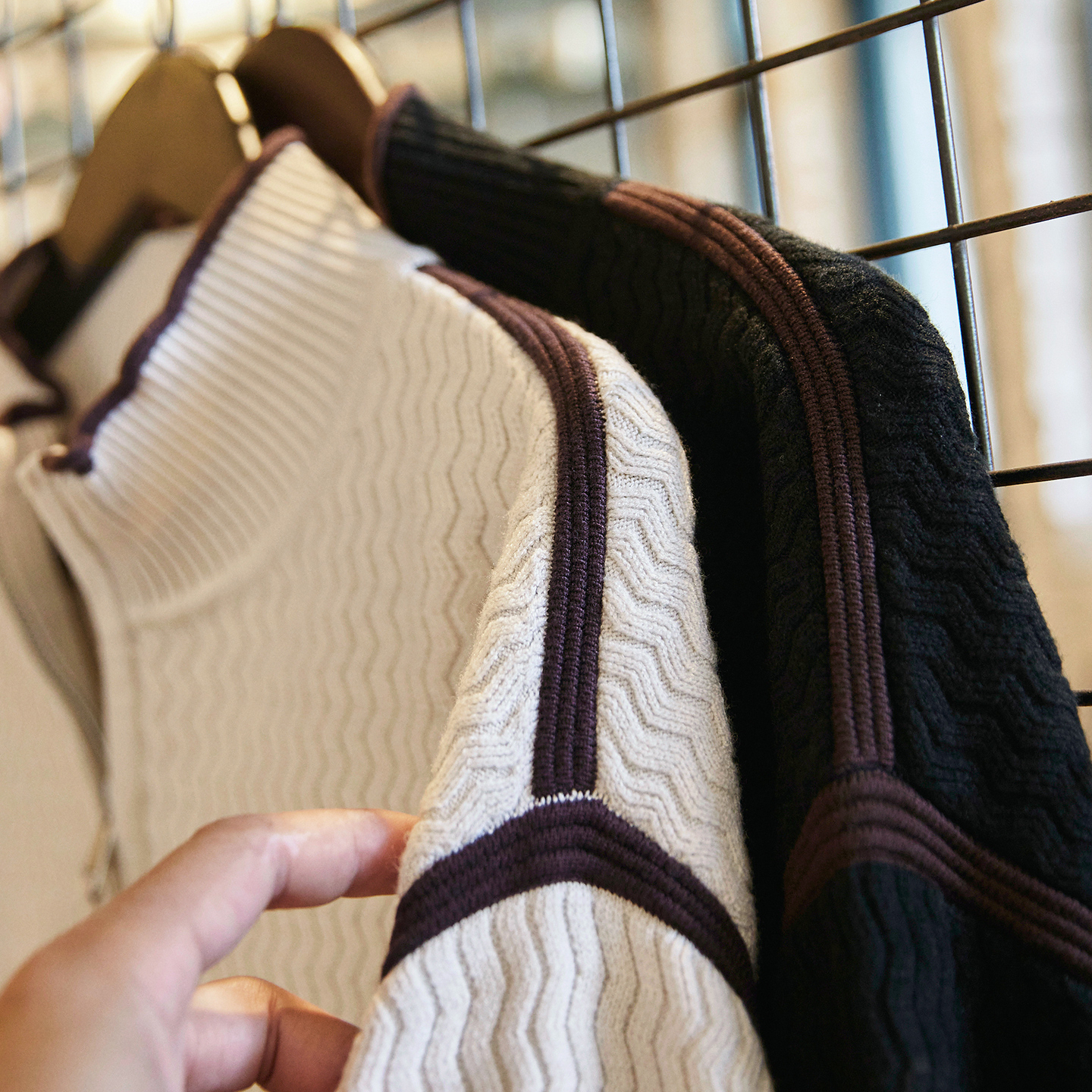 波浪肌理感立領半拉鍊毛衣男2025秋冬新款寬鬆休閒拼色針織衫上衣