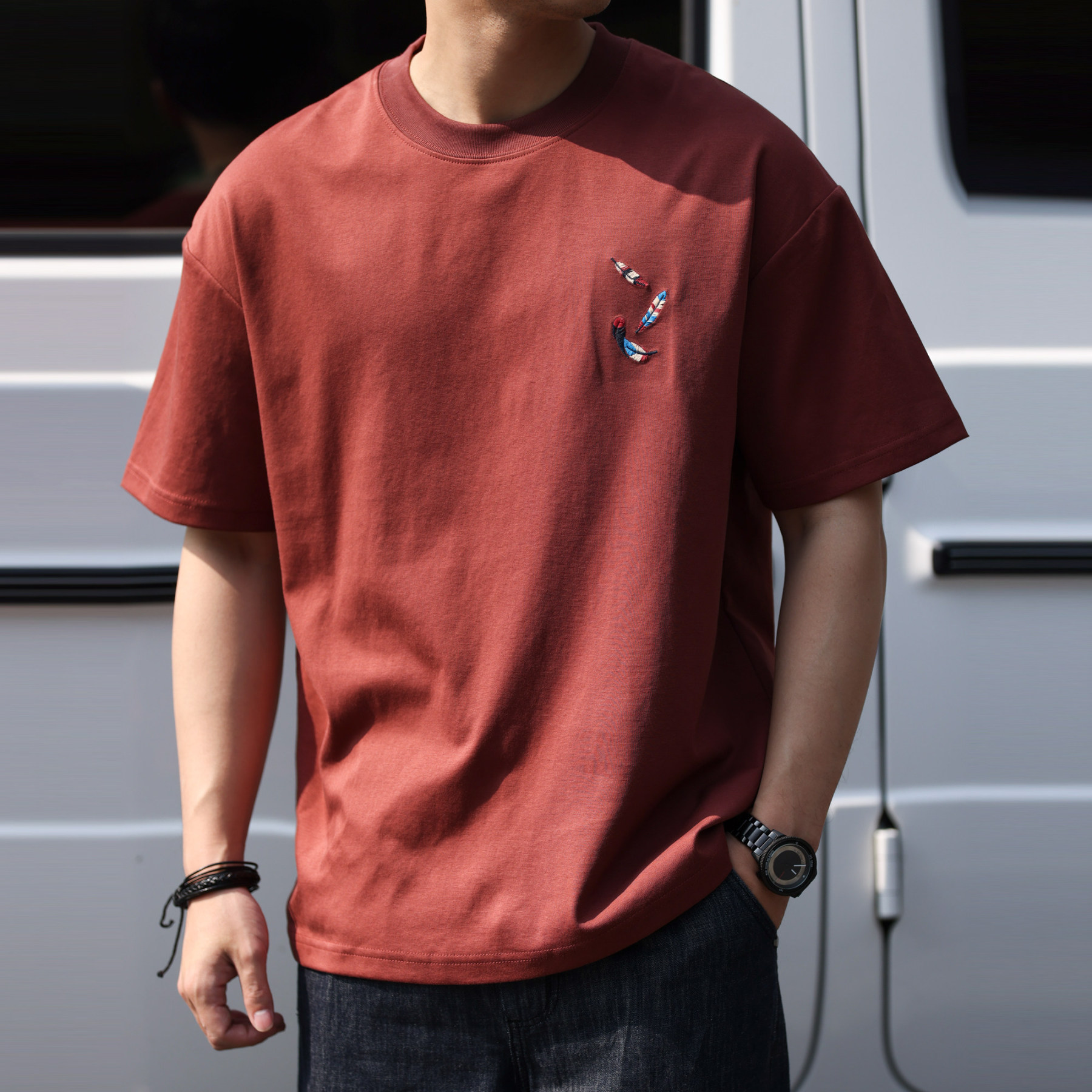 安可拉紅220g羽毛刺繡短袖T恤男美式休閒簡約圓領打底衫