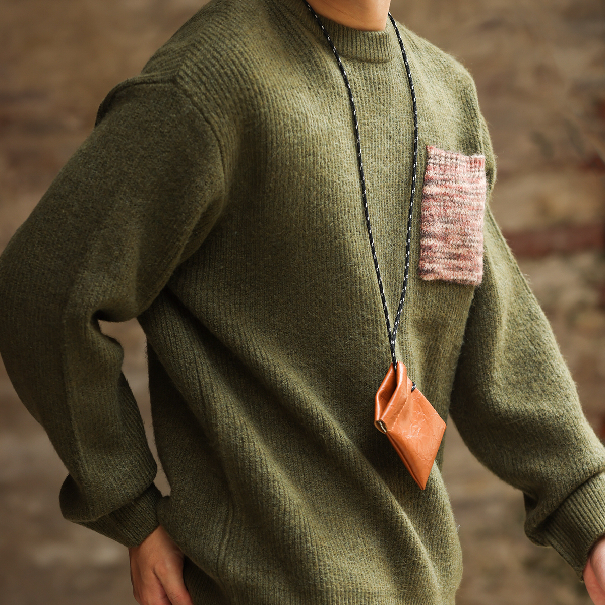 重磅仿牛絨圓領毛衣男編織肌理撞色口袋慵懶風毛線衣冬