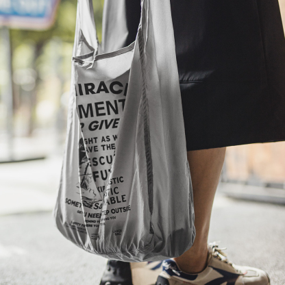 戶外超輕薄可折疊寬肩帶旅行挎包尼龍山系大容量手提包男