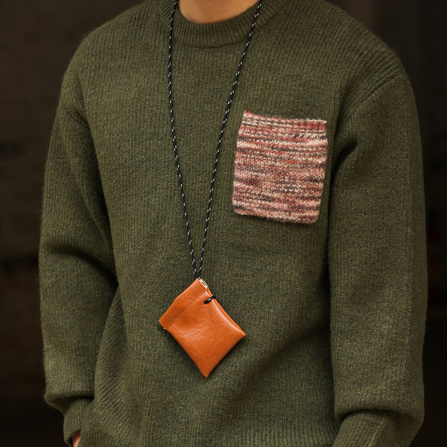 重磅仿牛絨圓領毛衣男編織肌理撞色口袋慵懶風毛線衣冬