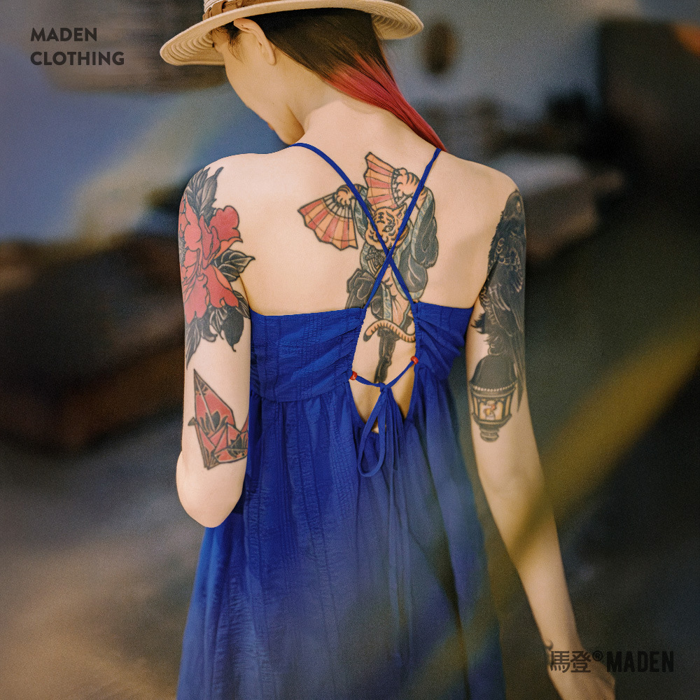 解構感褶皺泡泡紗吊帶連衣裙克萊因藍冷淡系大擺A字裙子夏女