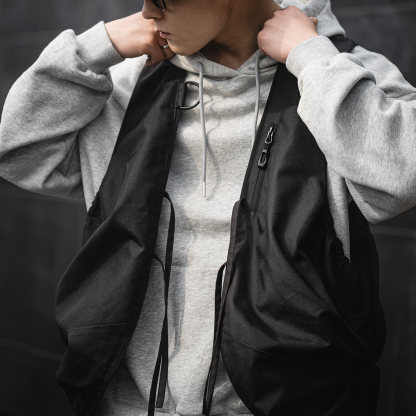 MRA 多功能戰術馬甲包無袖坎肩背心戶外機能挎包外套男春秋