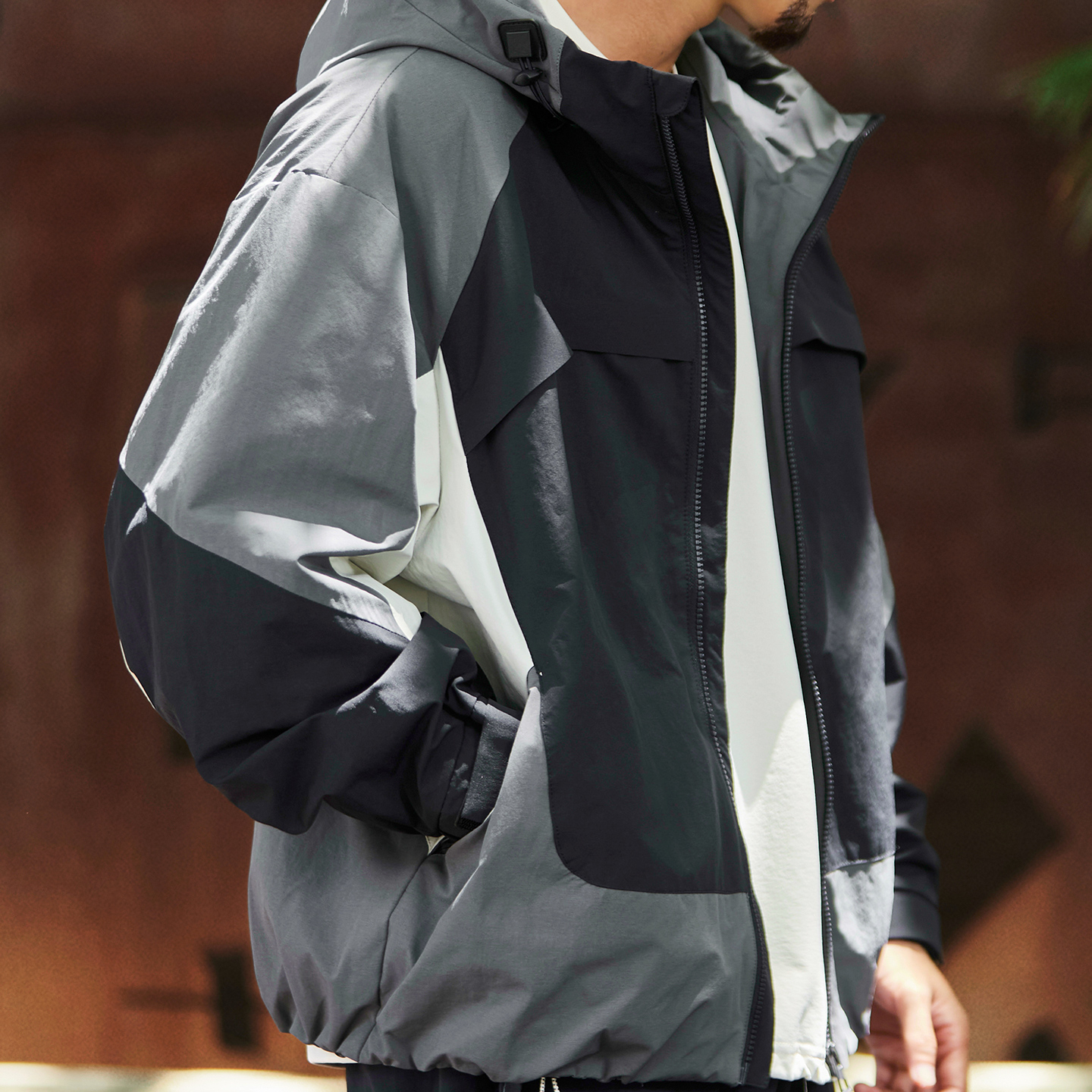 撞色拼接運動風衝鋒衣夾克男2025秋季新款寬鬆連帽防風工裝外套