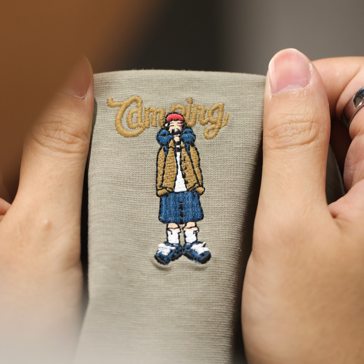 200g親膚凉感趣味刺繡短袖T恤男微落肩圓領質感打底衫夏