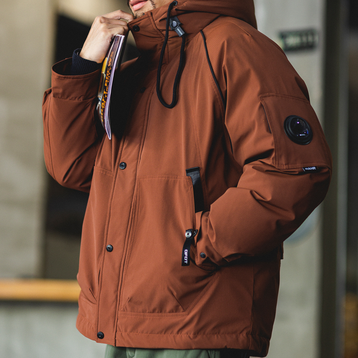 90白鴨絨磚紅色連帽羽絨服男2025冬季新款寬鬆保暖工裝衝鋒衣外套