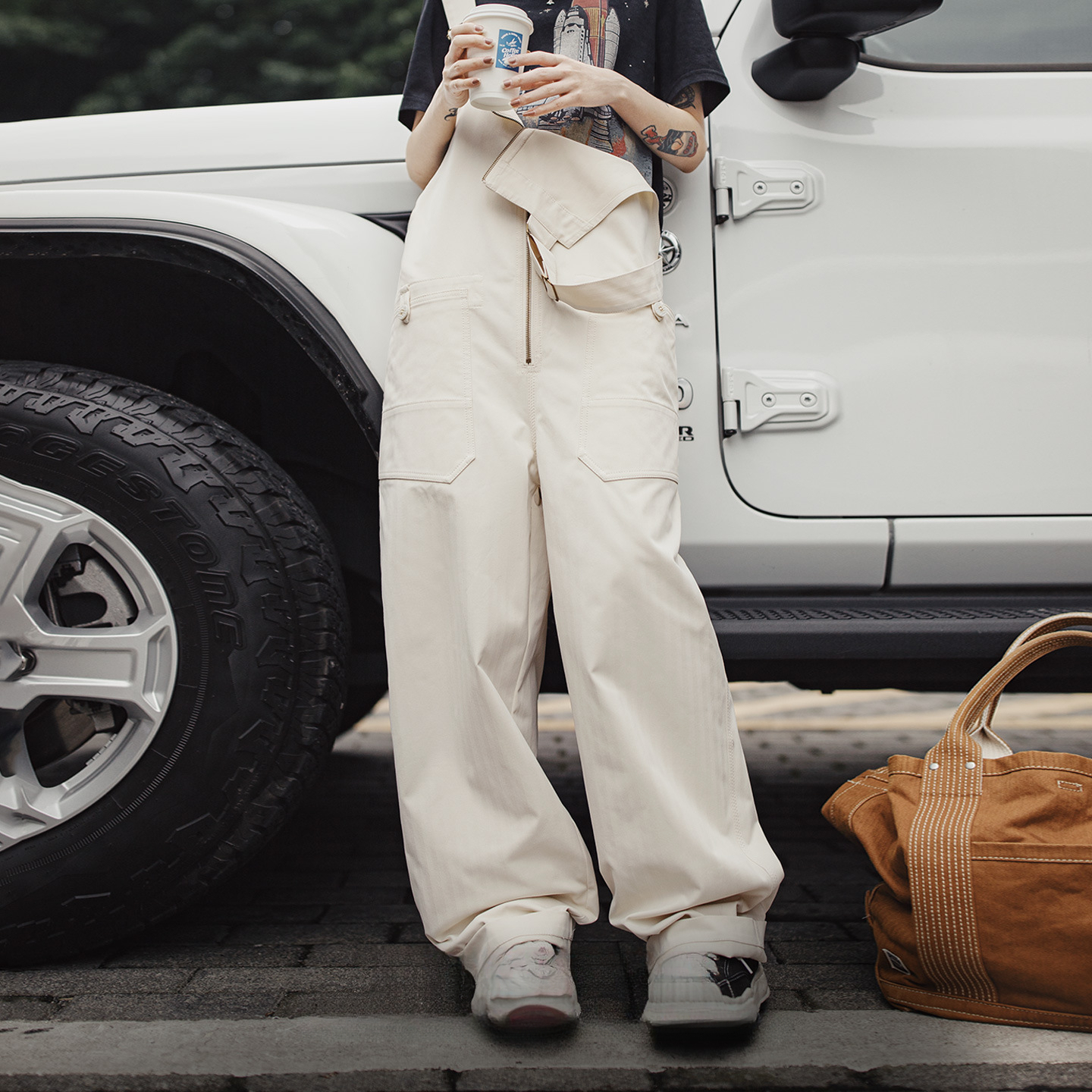 2025新款白色日雜寬鬆休閒時尚工裝背帶褲顯瘦連體褲子女士秋