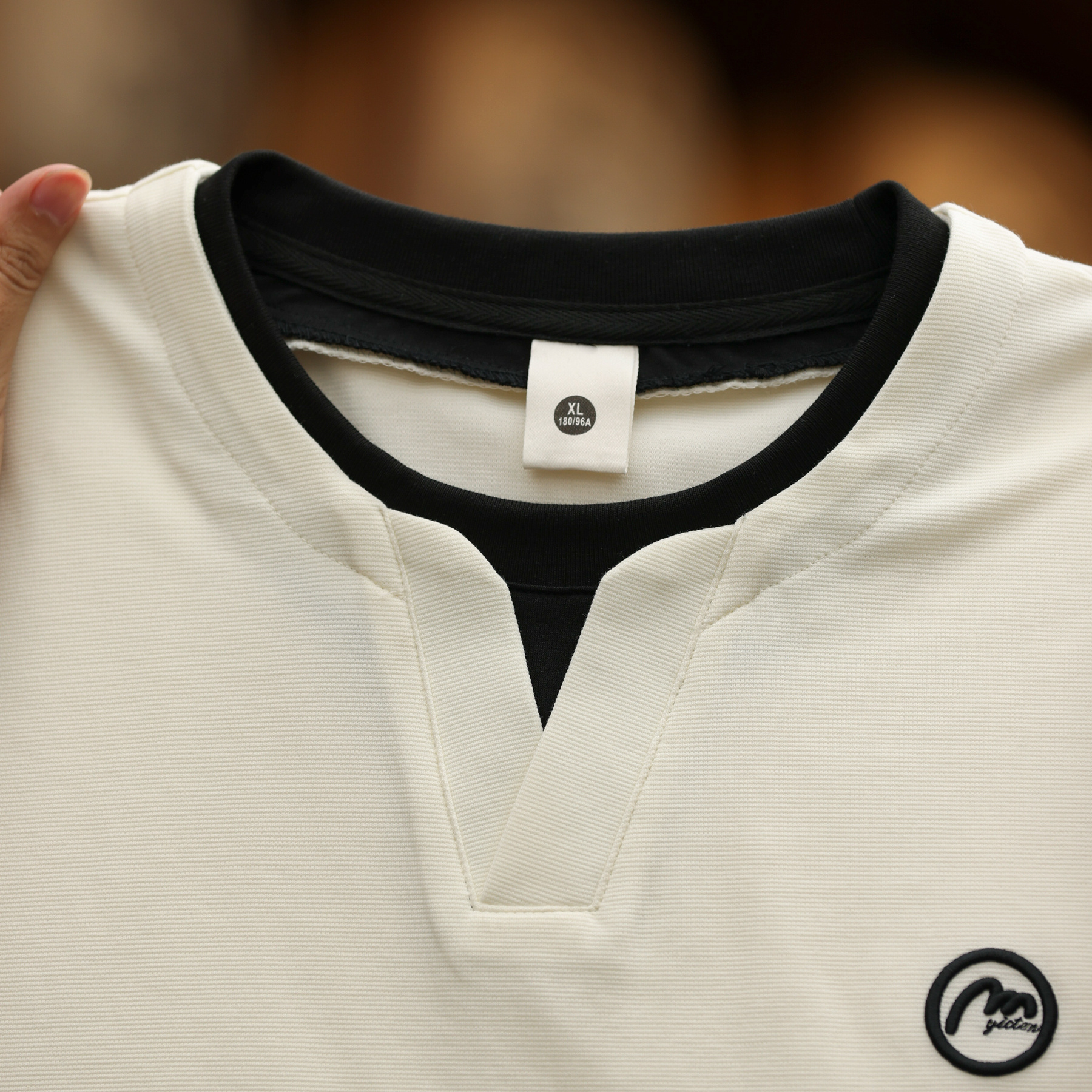 美式假兩件V型領設計短袖T恤男220g涼感休閒刺繡打底衫