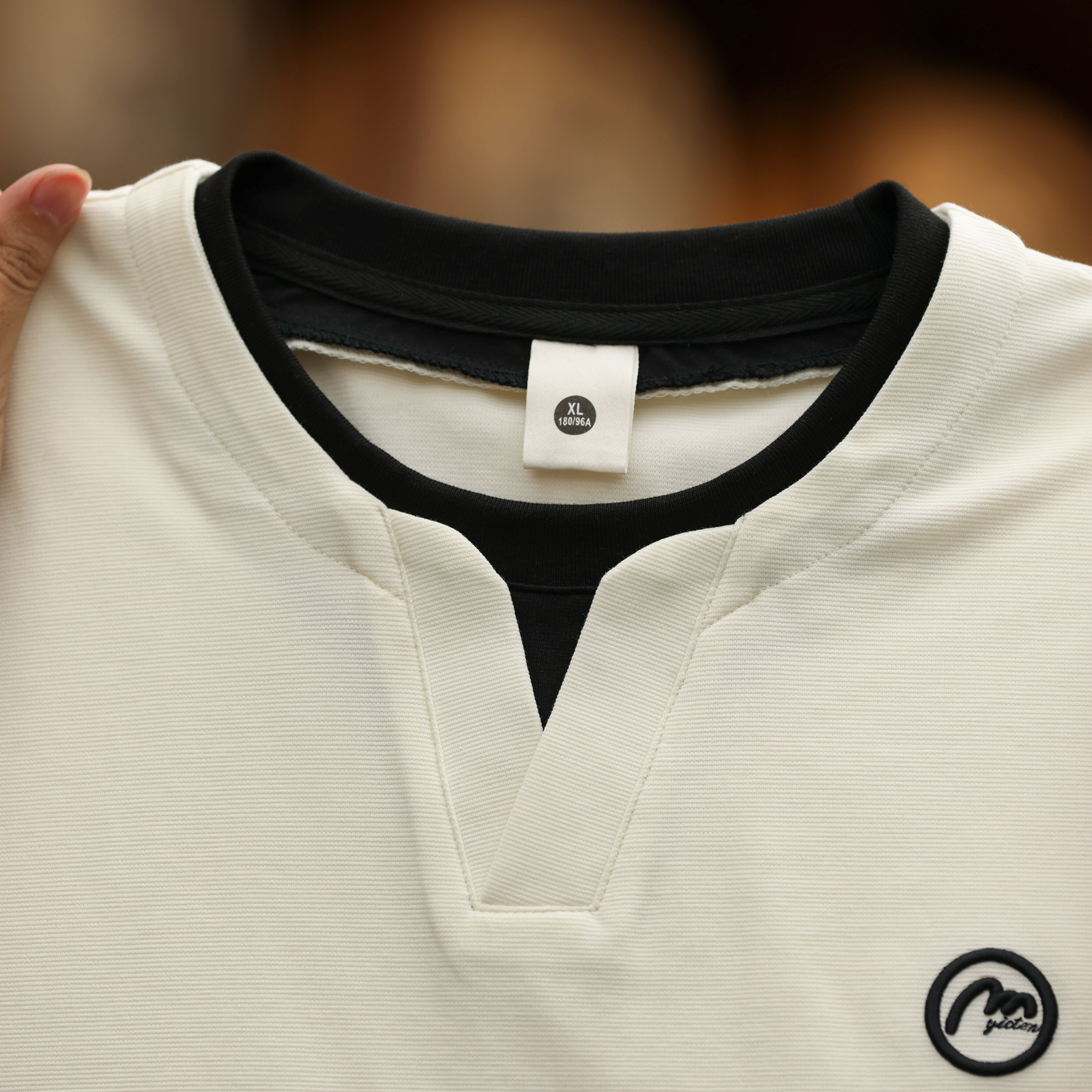 美式假兩件V型領設計短袖T恤男220g涼感休閒刺繡打底衫