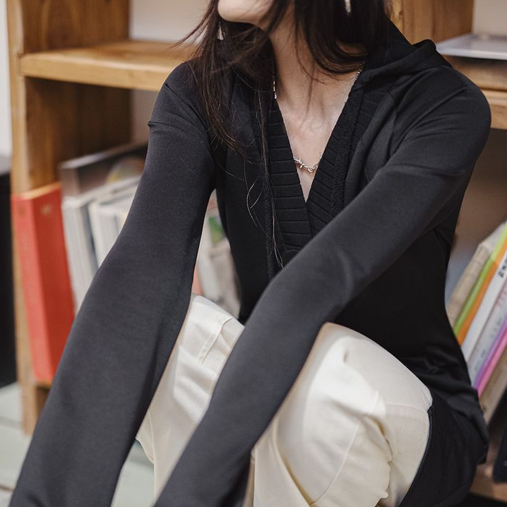 空氣層幂式包臀衛衣裙V領收腰純欲修身一步裙春連帽連衣裙女