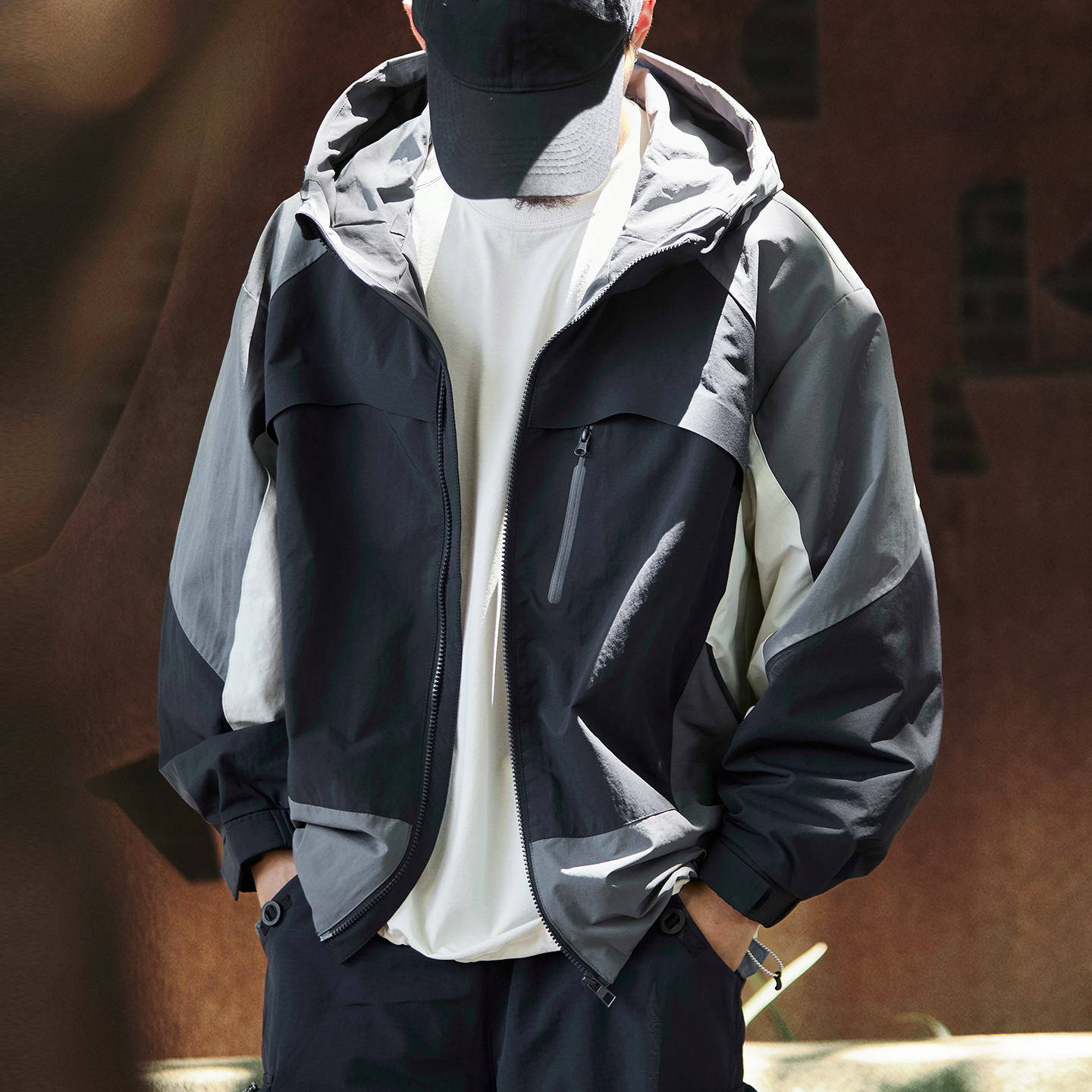 撞色拼接運動風衝鋒衣夾克男2025秋季新款寬鬆連帽防風工裝外套