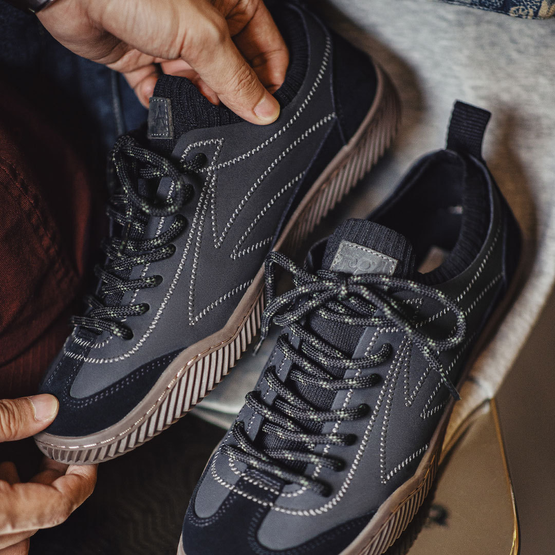 新款黑色薄底德訓鞋男夏季飛織襪鞋輕便軟底復古運動休閒板鞋