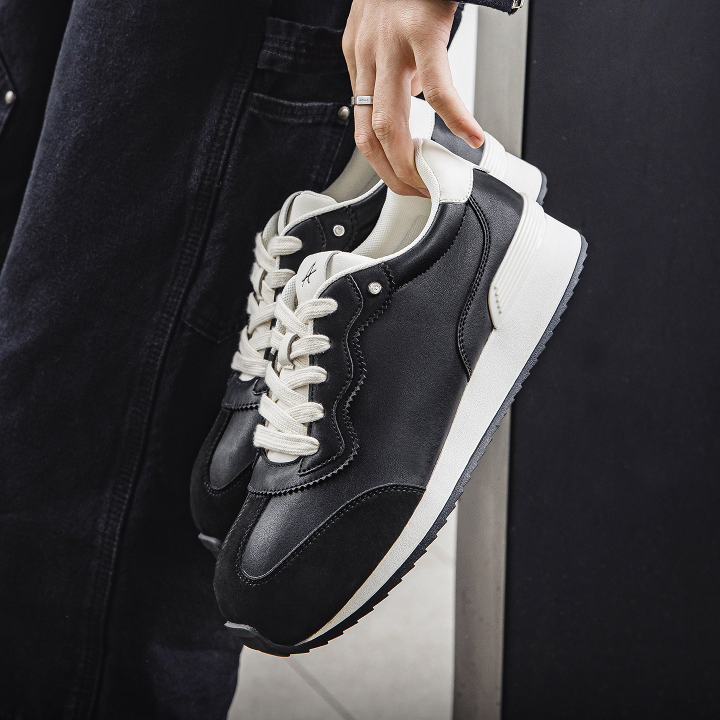 小胖丁阿甘鞋男鞋2025新款黑色通勤德訓鞋寬楦運動休閒跑鞋冬