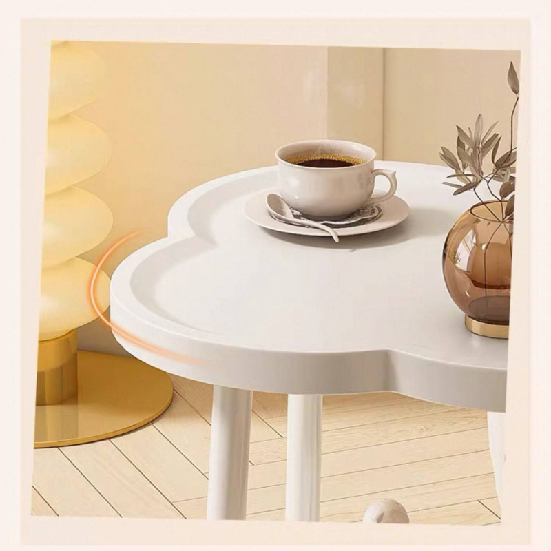 Clover-Shaped Coffee Table with Wheels – Mobile Living Room Center Table with Unique Top & Storage Rack – Modern Design, Wood Finish, Easy to Move