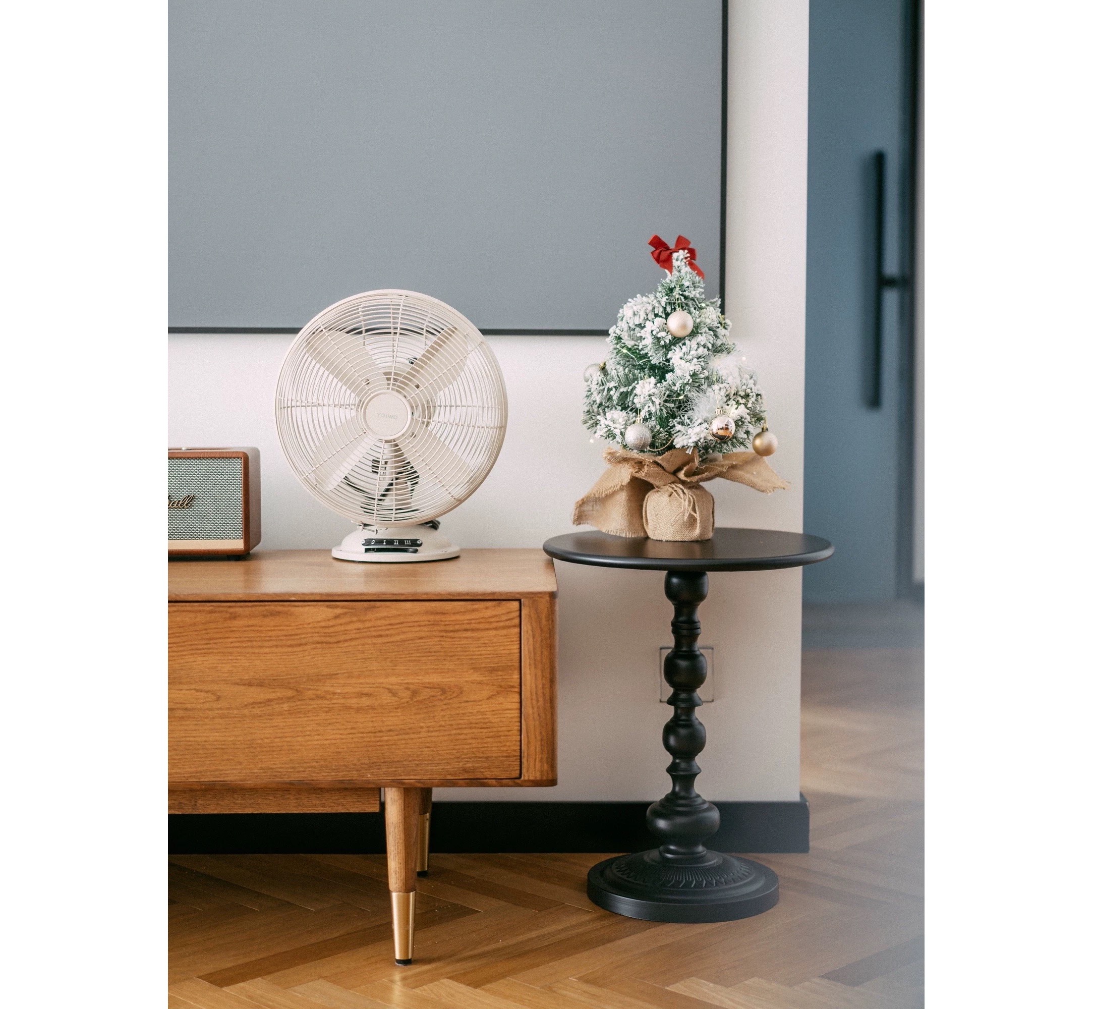 Sleek European Coffee Table – Modern Minimalist Design, Contemporary Living Room Centerpiece – Low Profile Accent Table for Home or Office