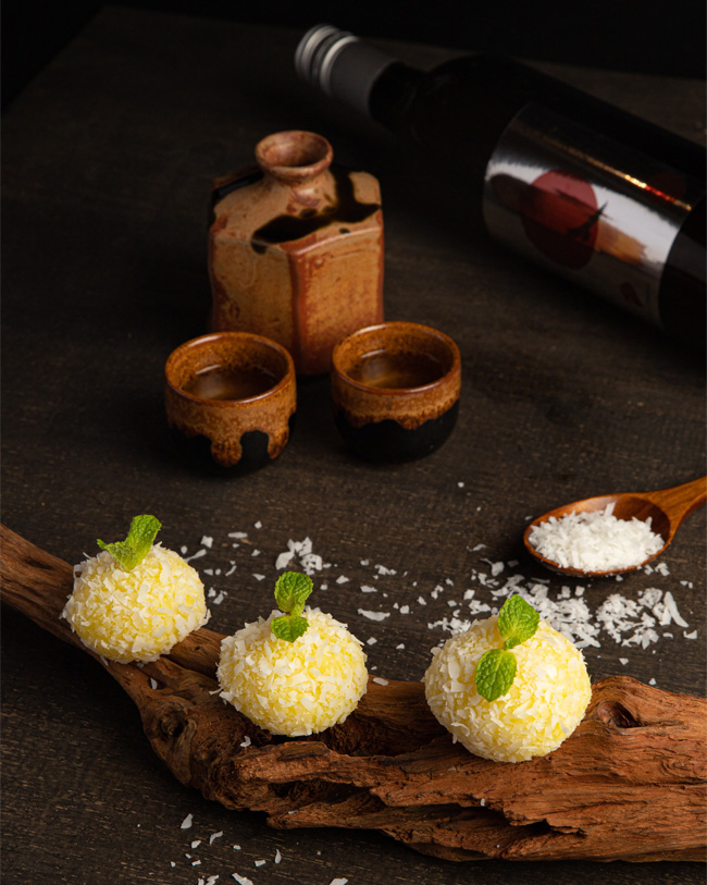 黄酒麻容小包，流沙包，客家米酒，客家玉厨, Steamed Drunken Custard Baos with Hakka Rice Wine and Rice Lees. 