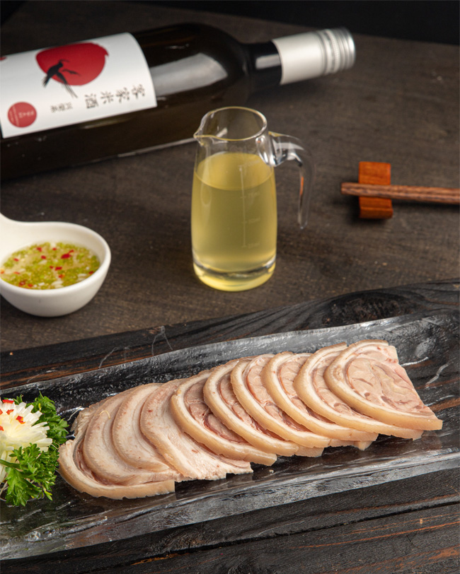 Chinese wine-braised pork shoulder, Chinese cooking wine, Hakka Imperial Kitchen, 醉香分蹄。