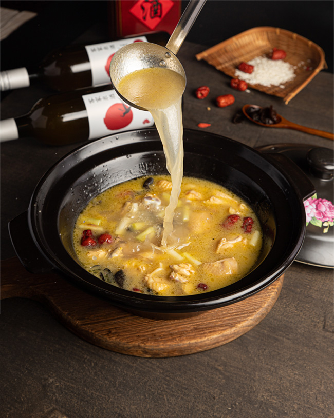 Authentic Hakka confinement dish: yellow wine chicken. Chinese cooking wine, gift for new mothers, Singapore confinement wine. 