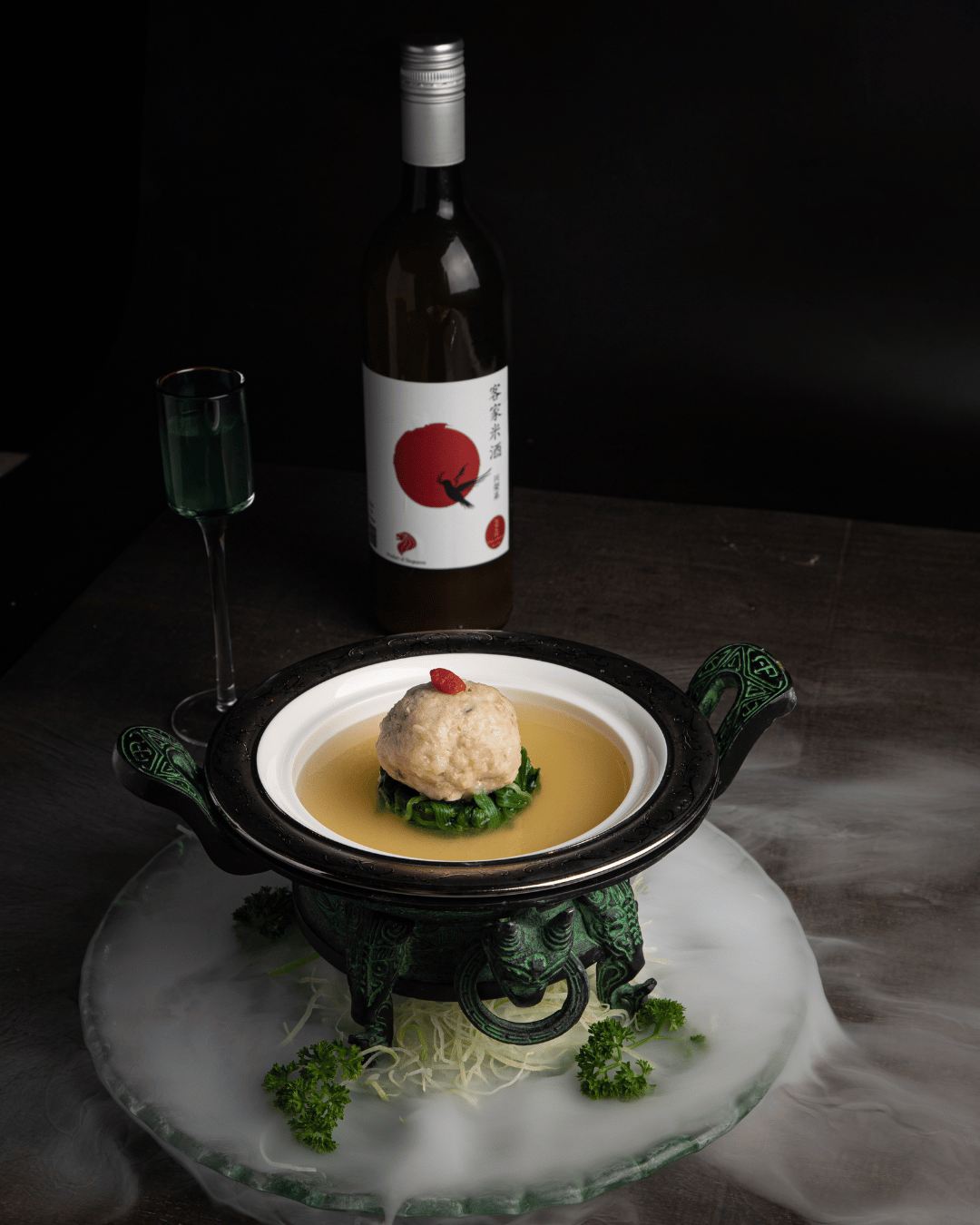 Chinese cooking wine for marinating meat. Confinement braised pork, confinement wine, Hakka rice wine. 客家黄酒明珠。