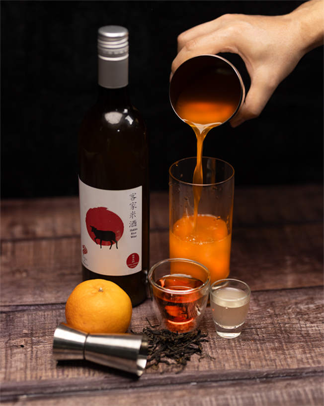 orange cocktail, chinese wine, chinese new year wine, glutinous rice wine, chinese cocktail, fruit wine. 