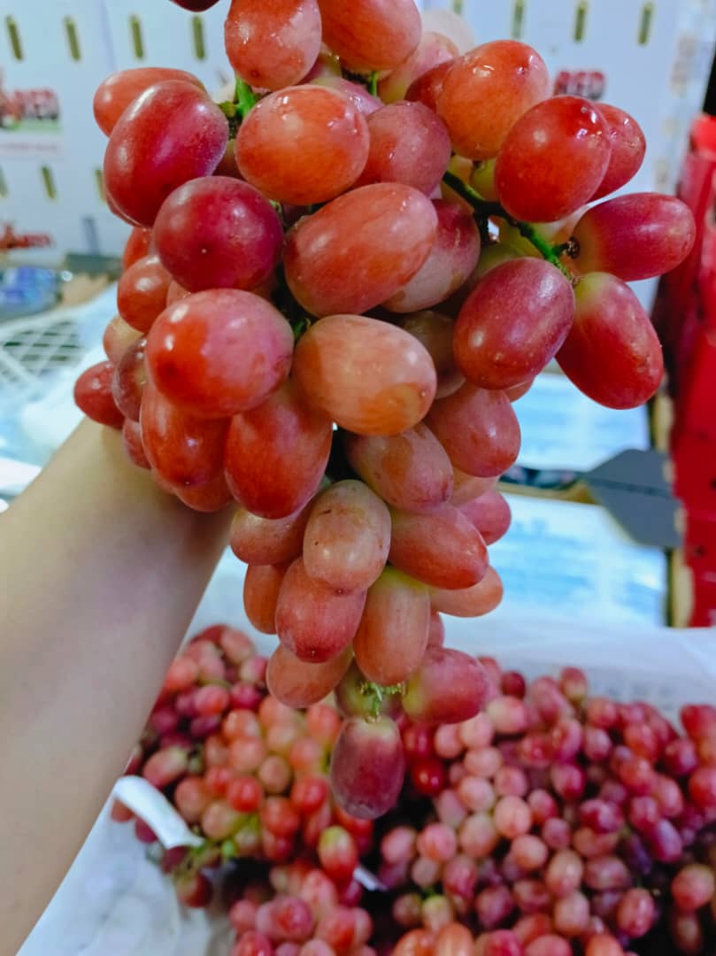 SA Crimson Red Seedless grapes (500g)