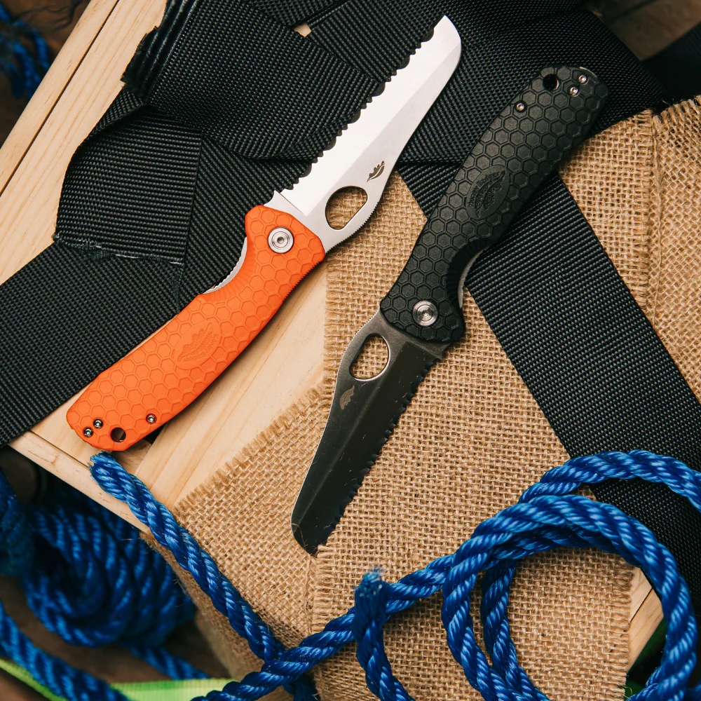 Honey Badger - Rescue Knife | Serrated Sheepsfoot EDC