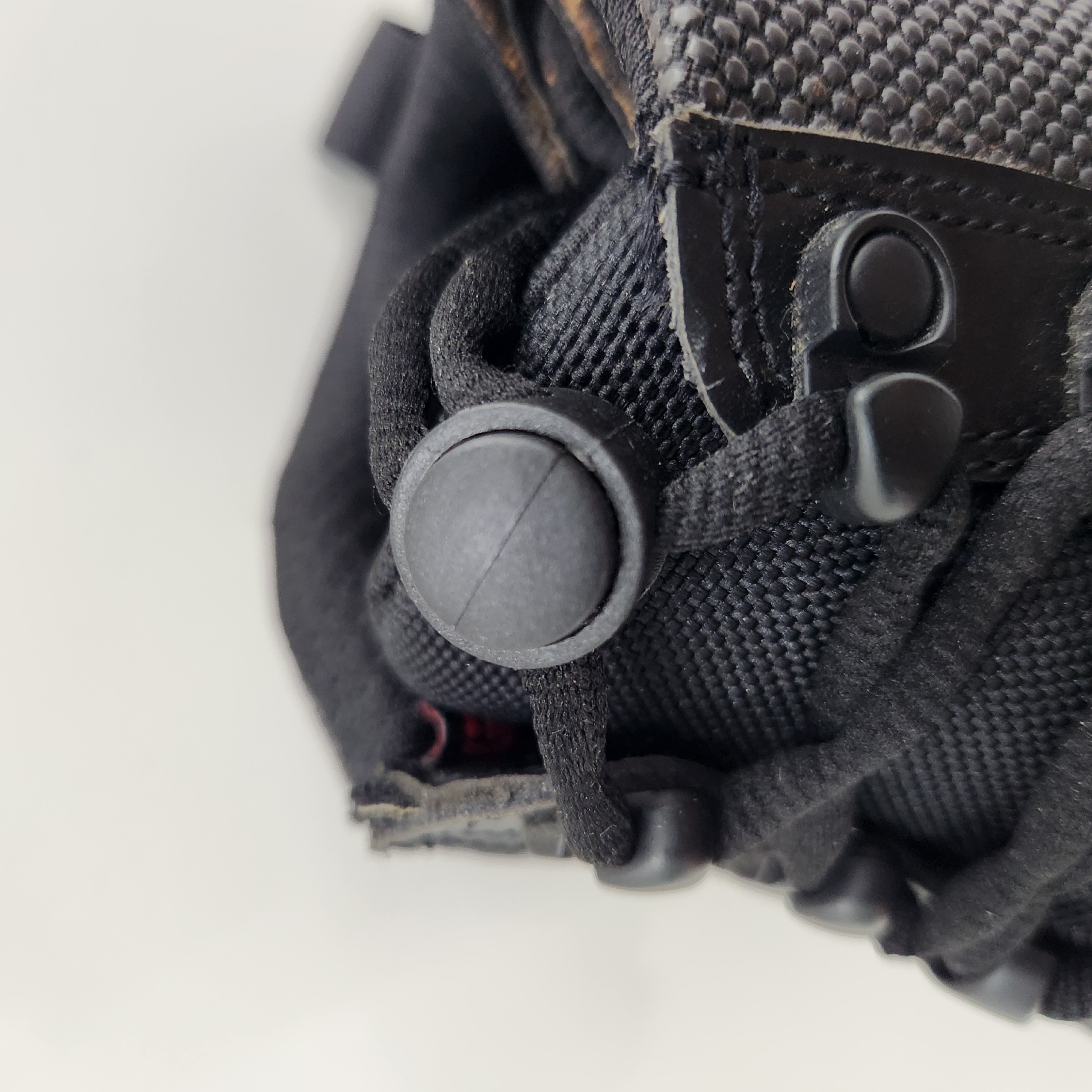 Paracord/Shoelace Stoppers (2pcs)