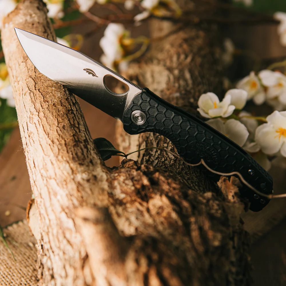 Honey Badger - D2 Tanto Folding Knife – Samurai-Inspired EDC with Honeycomb Grip